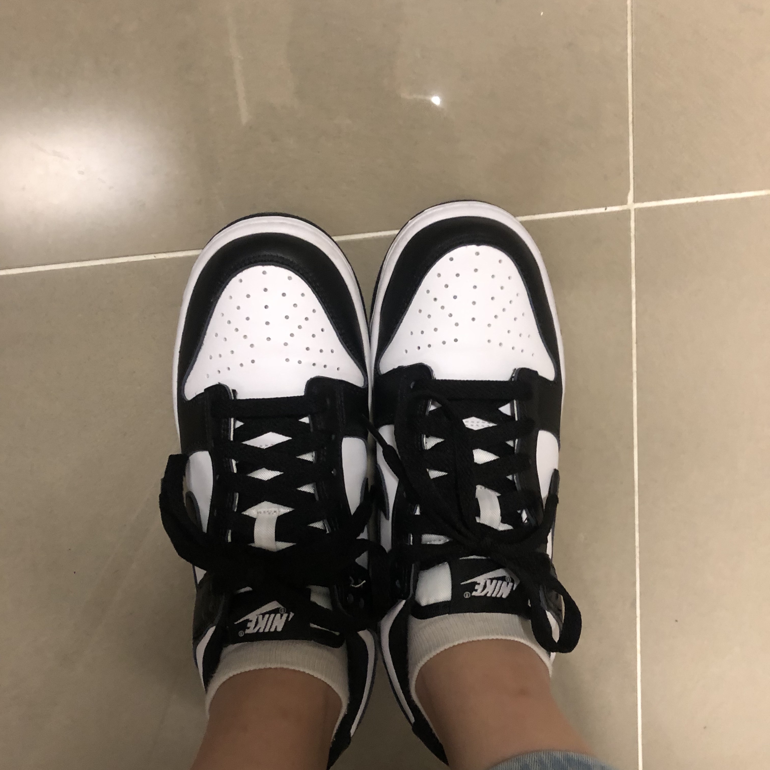 (GS) Nike Dunk Low Black 착용 스타일 - 2