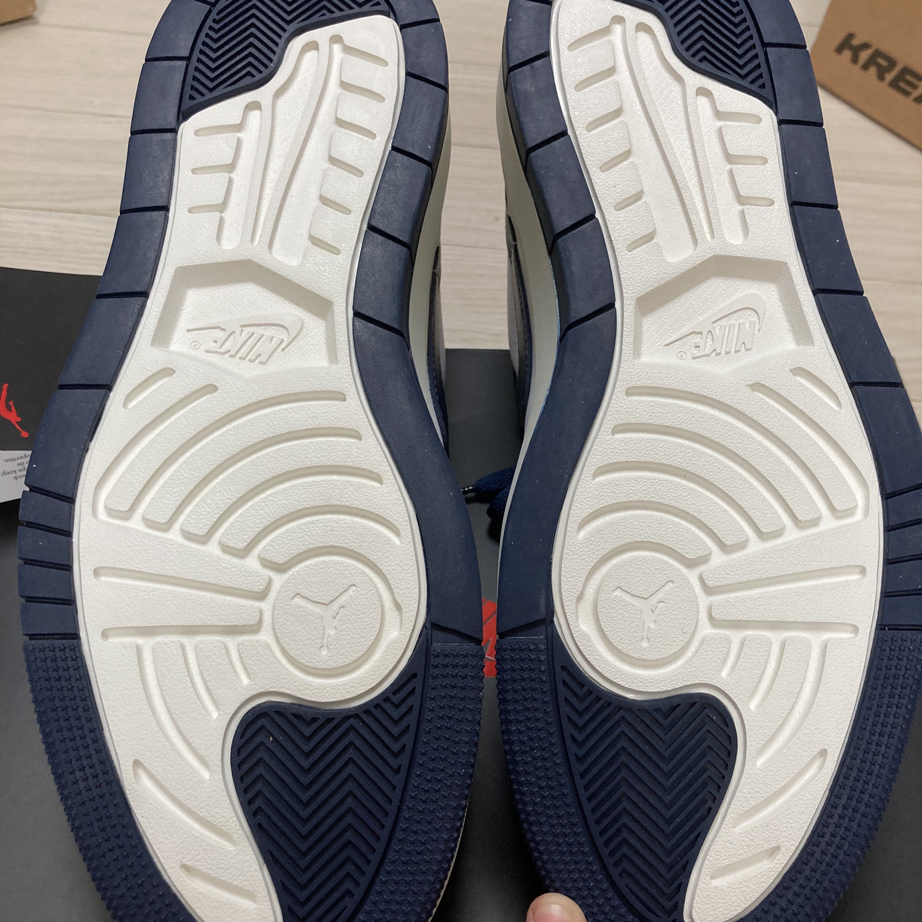(W) Jordan 1 Elevate Low Midnight Navy 착용 스타일 - 4