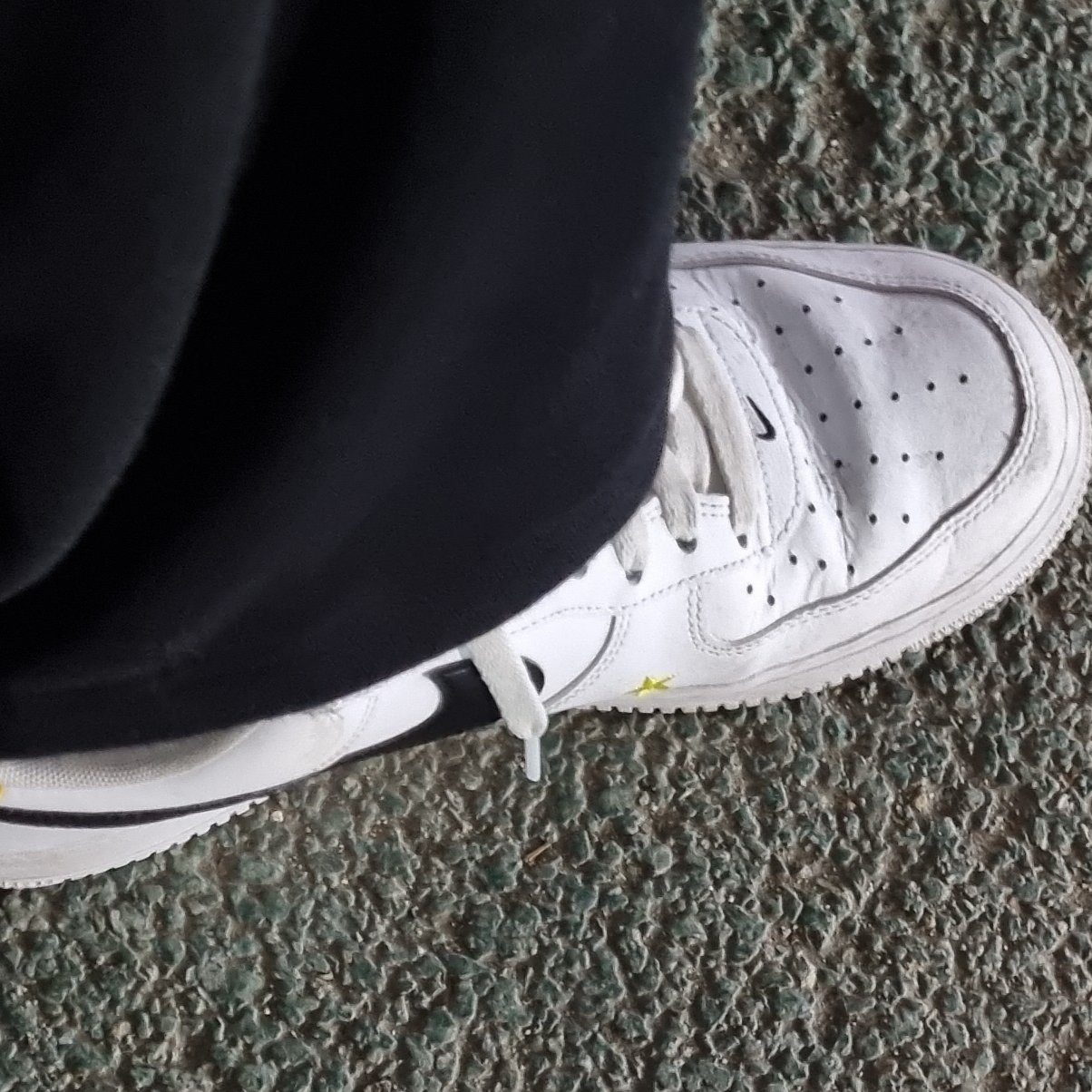 Nike Air Force 1 '07 LV8 2 Have a Nike Day 착용 스타일