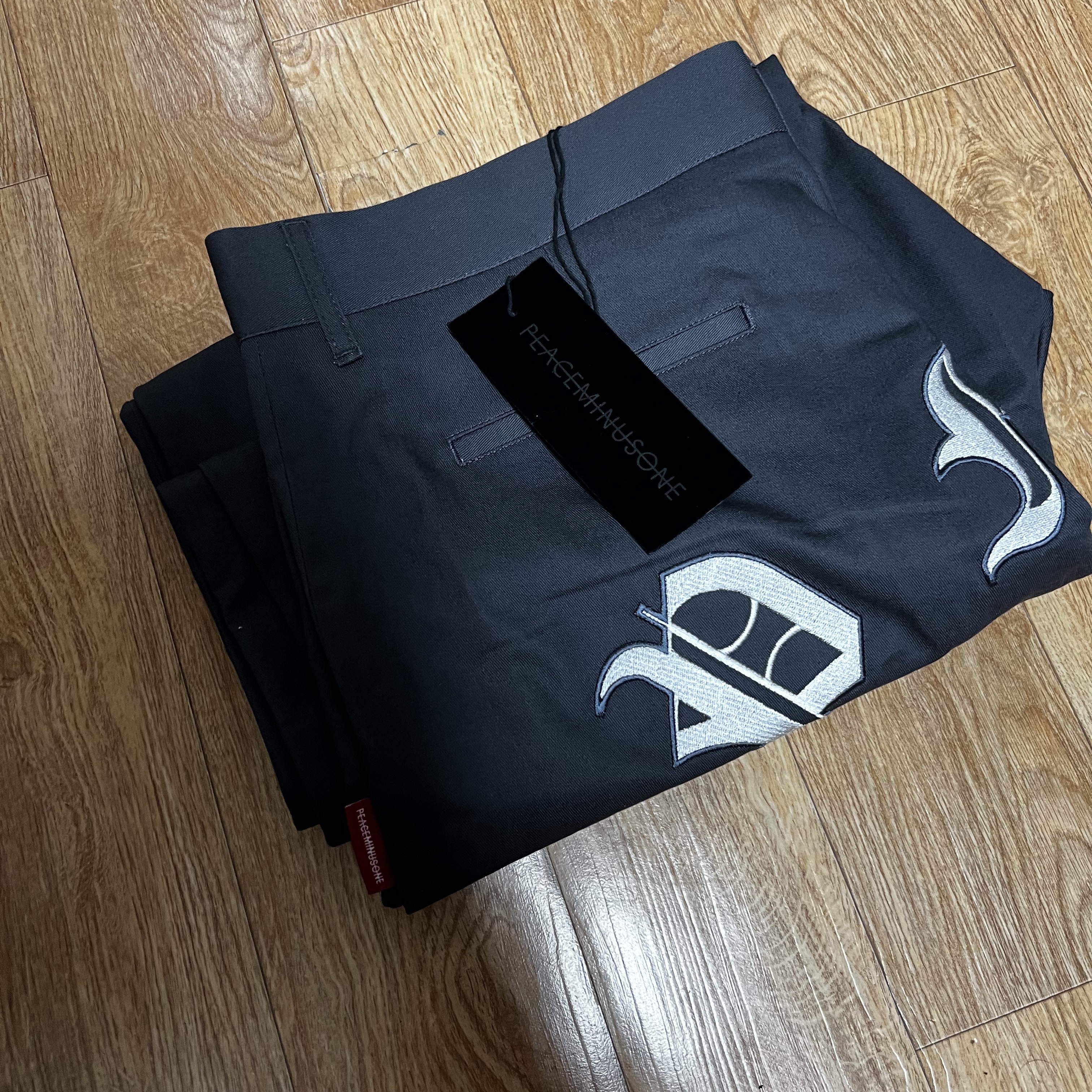 Peaceminusone Work Pants #1 Grey 착용 스타일