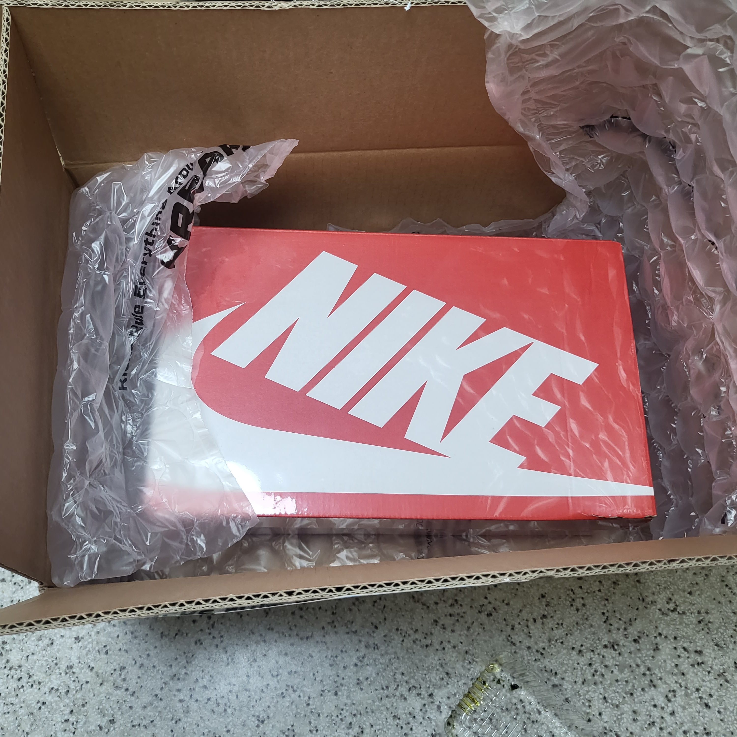 Nike Dunk Low Retro Wolf Grey 착용 스타일 - 2