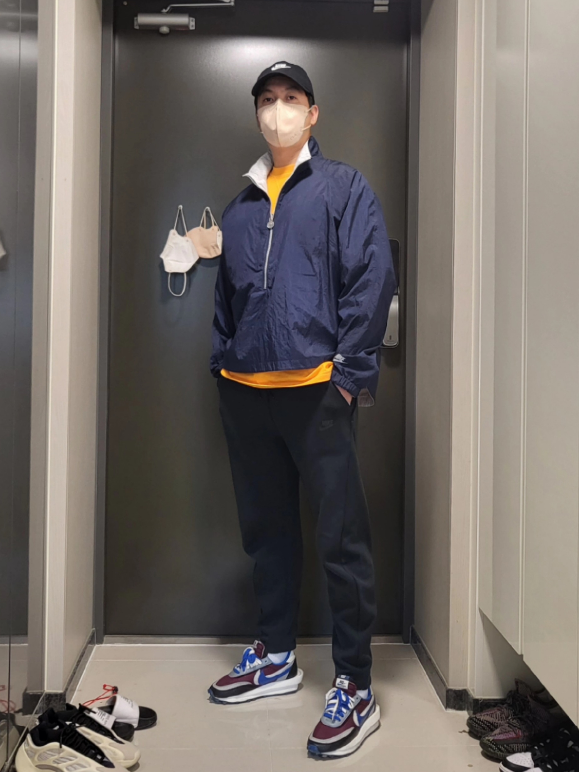 Nike x Kim Jones Reversible Wind Breaker Navy - Asia, Nike x Kim Jones Oversized T-Shirt Circuit Orange - US/EU 착용 스타일