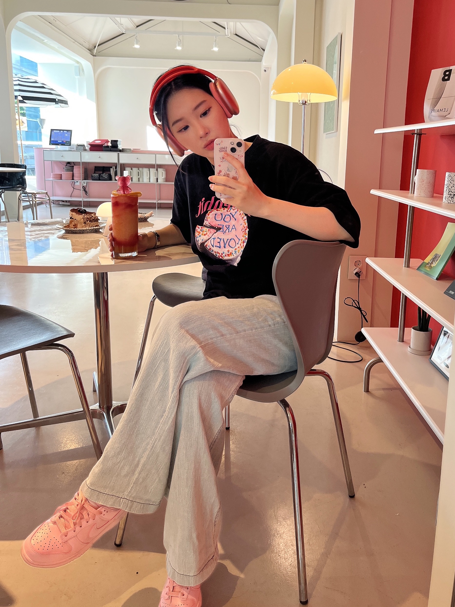 Apple AirPods Max Lightning Pink (Korean Ver.), (GS) Nike Dunk Low SE Prism Pink 착용 스타일