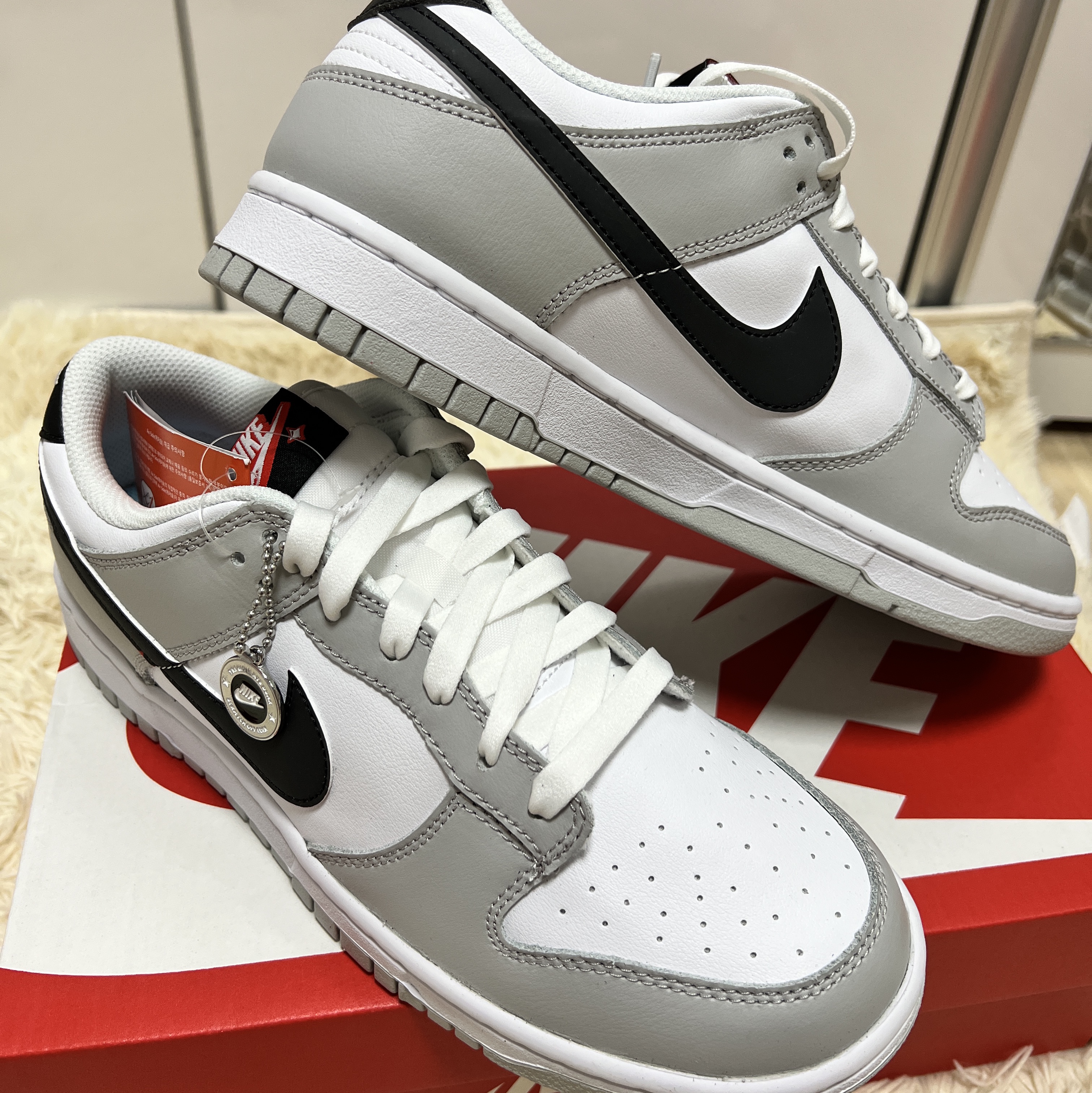 Nike Dunk Low Retro SE Jackpot Grey Fog 착용 스타일 - 2