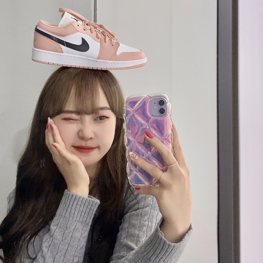 (GS) Jordan 1 Low Light Arctic Pink 착용 스타일 - 2