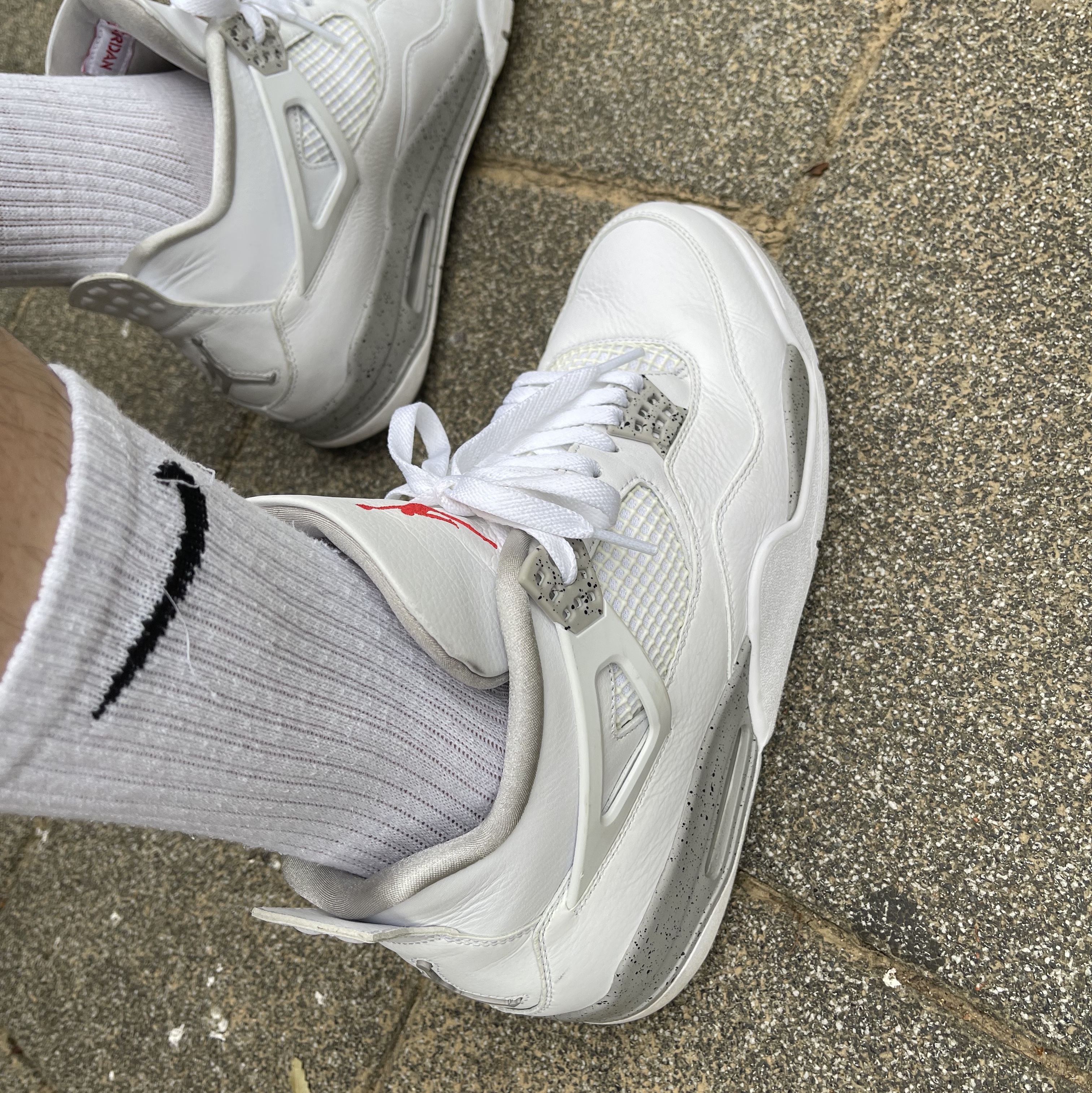 Jordan 4 Retro Tech White 착용 스타일 - 3