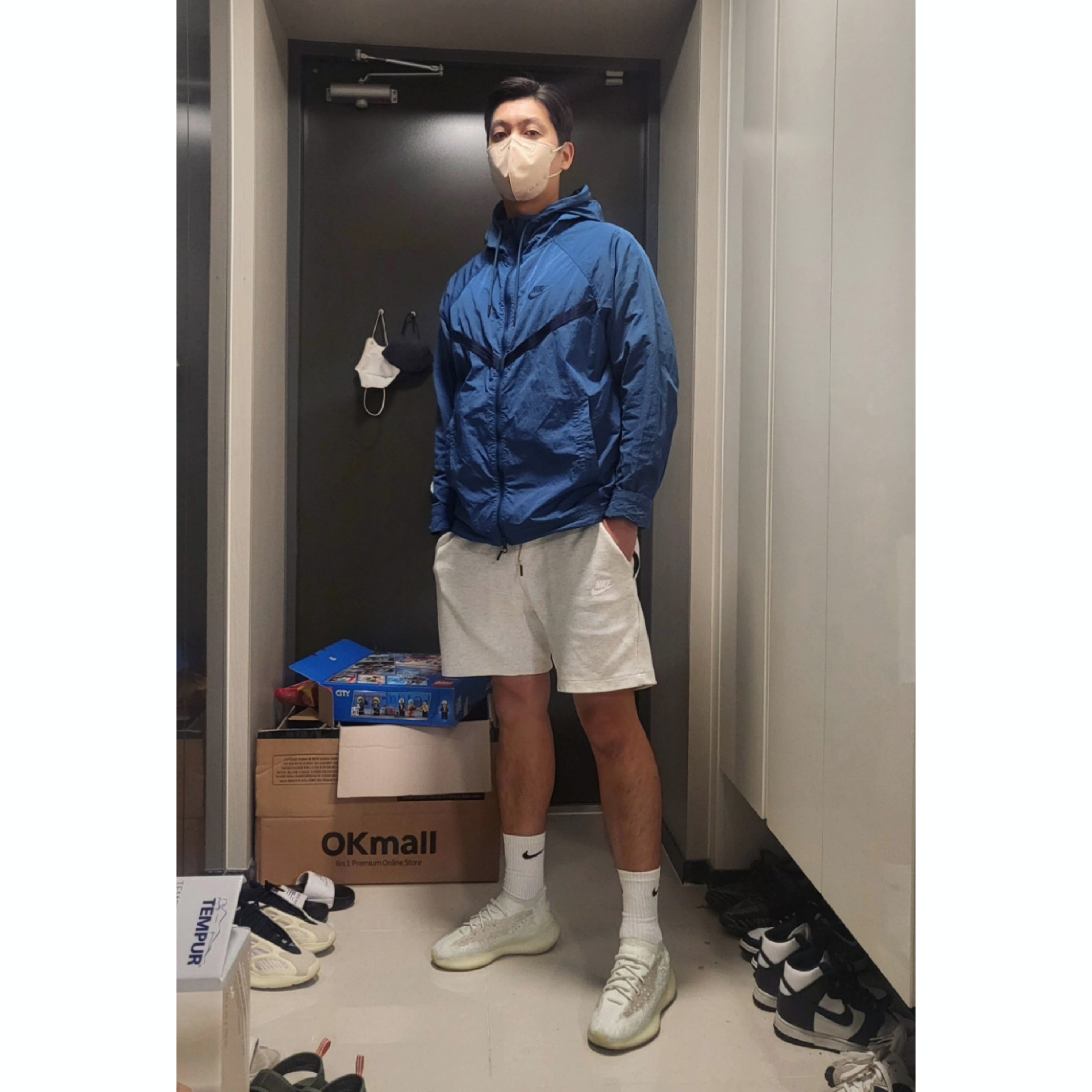 Adidas Yeezy Boost 380 Calcite Glow, Adidas Yeezy 700 V3 Azael 2022/2023 착용 스타일