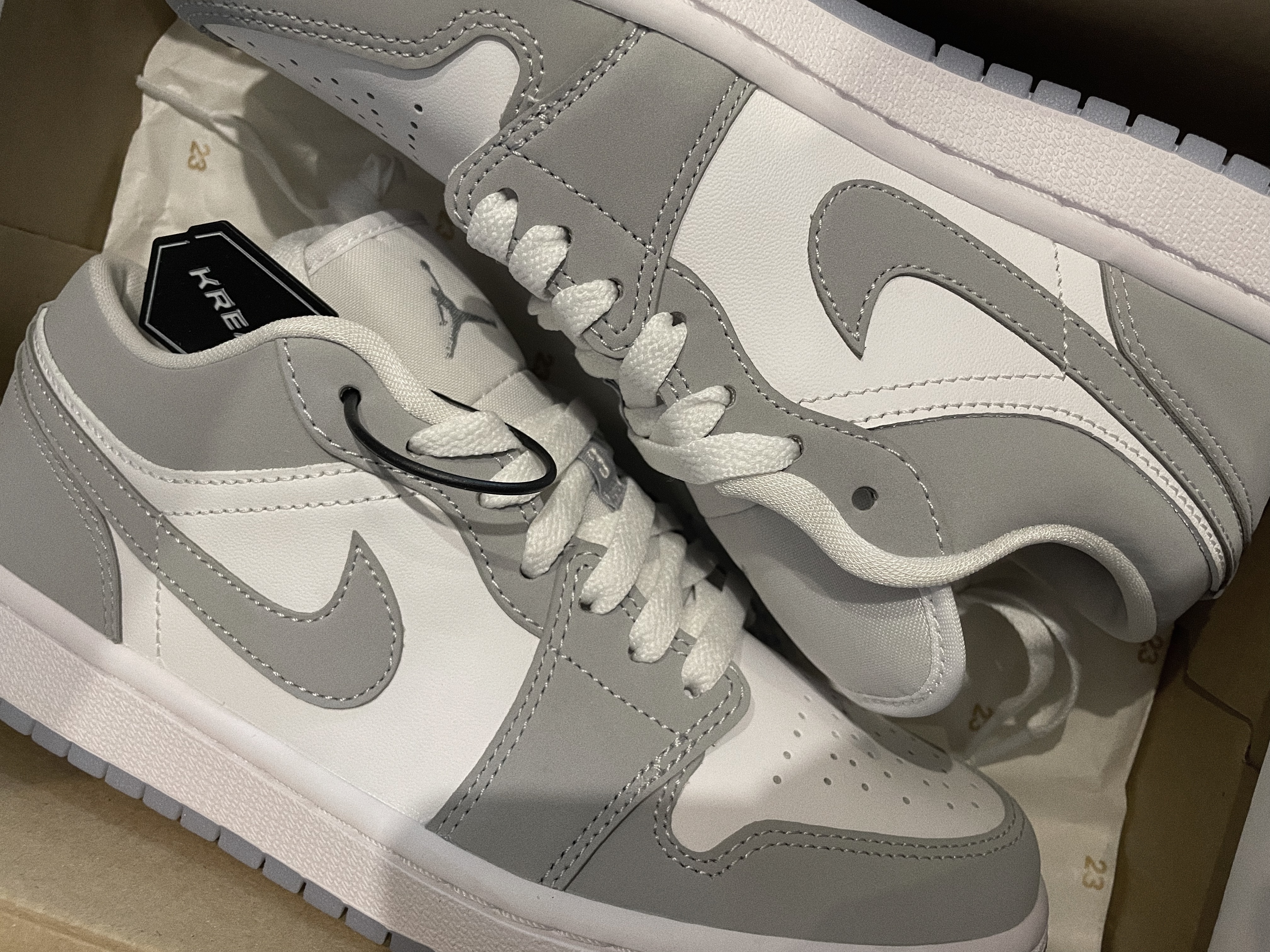 (W) Jordan 1 Low White Wolf Grey 착용 스타일