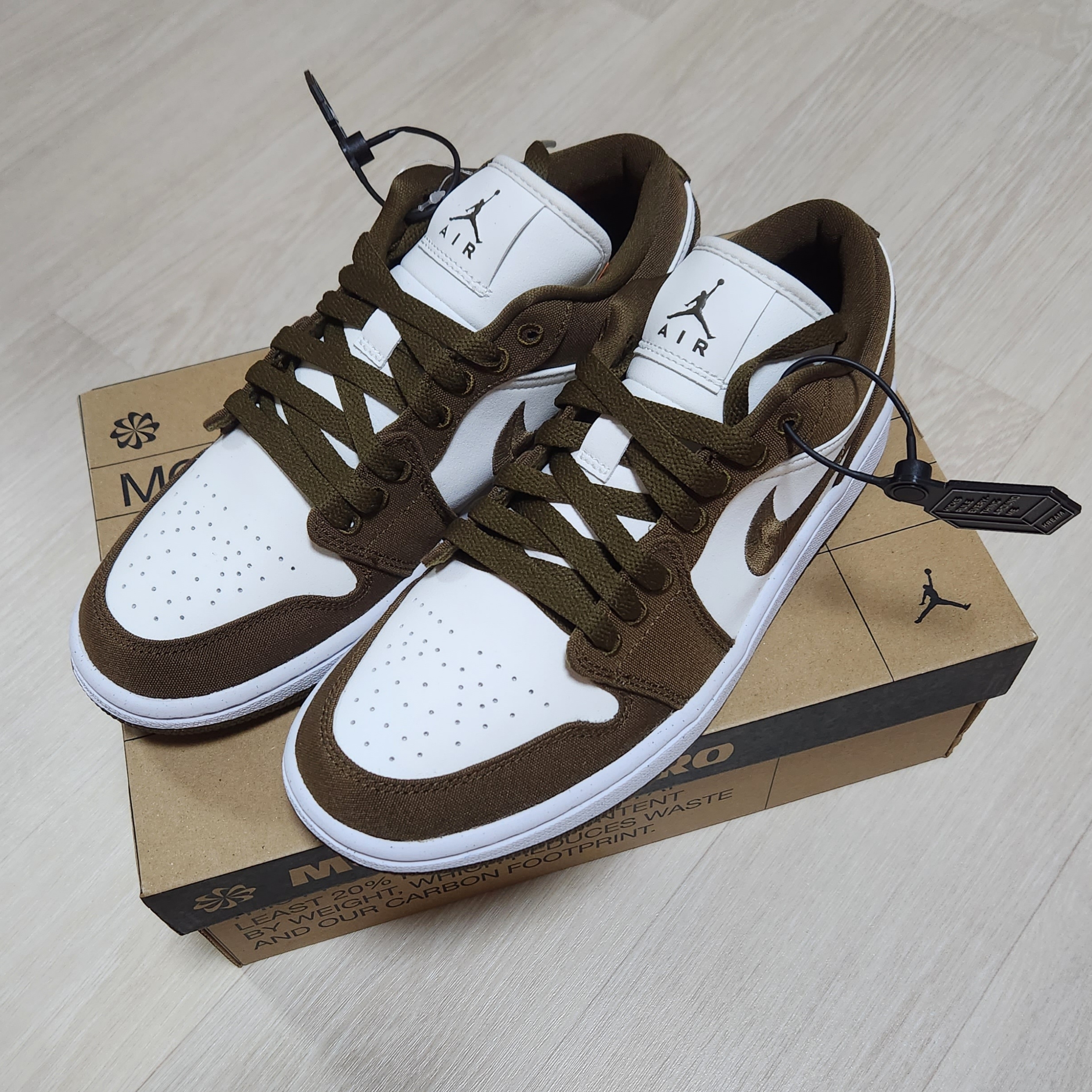 (W) Jordan 1 Low SE Light Olive 착용 스타일