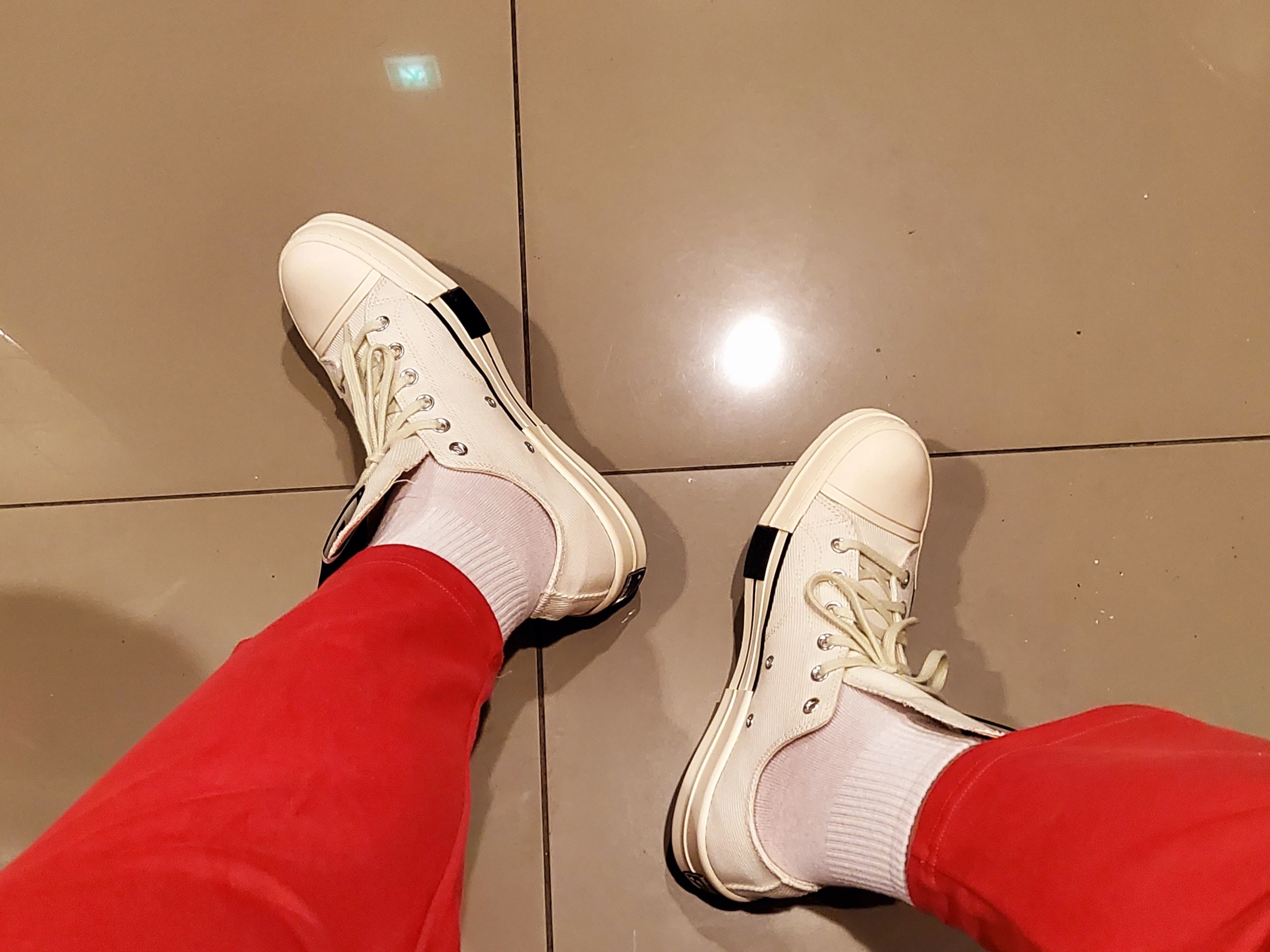 Converse x Drkshdw Drkstr Chuck 70 Ox White 착용 스타일 - 3