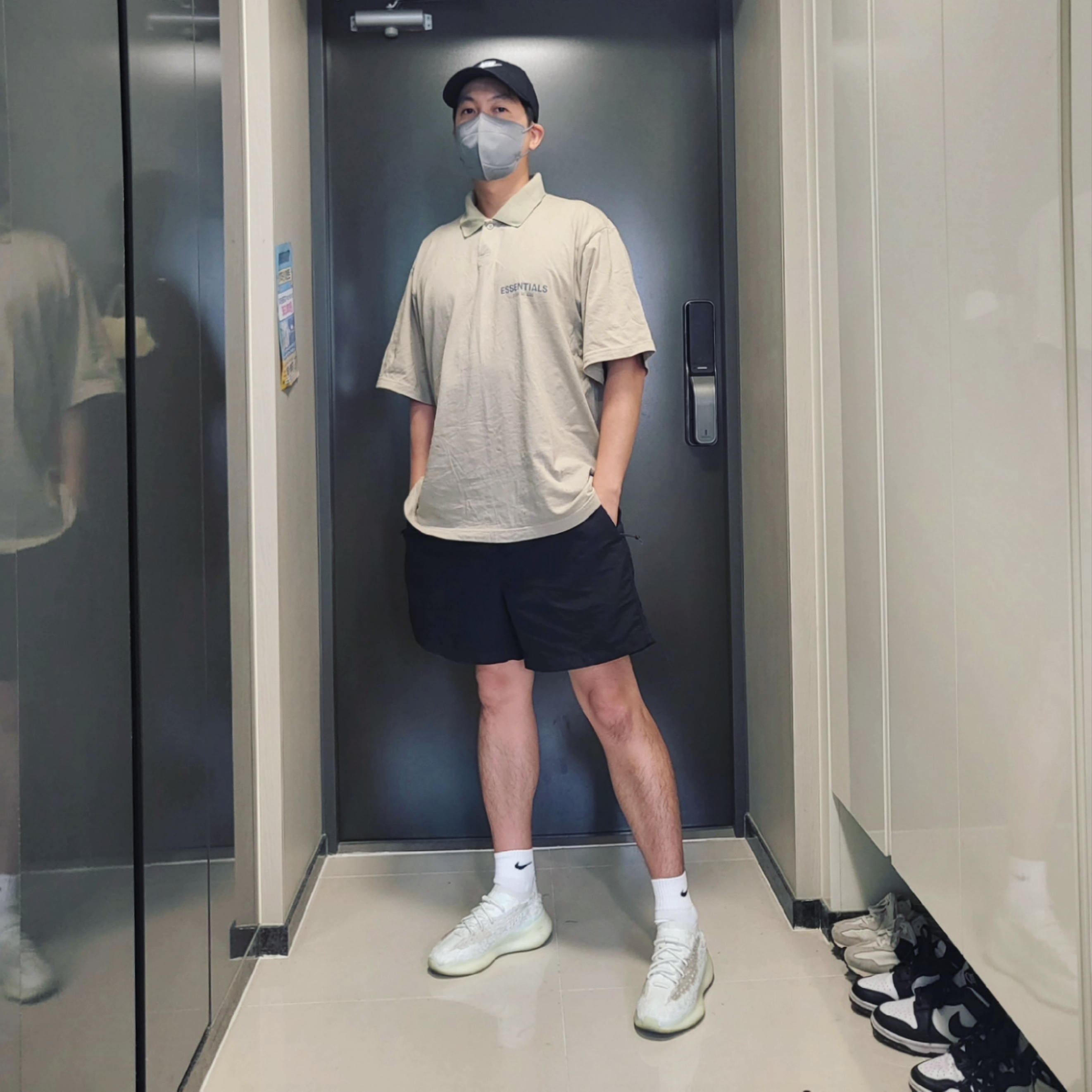 Essentials Short Sleeve Boxy Polo Moss - 20FW, Nike NRG ACG Trail Shorts Black Dark Smoke Grey - Asia 착용 스타일