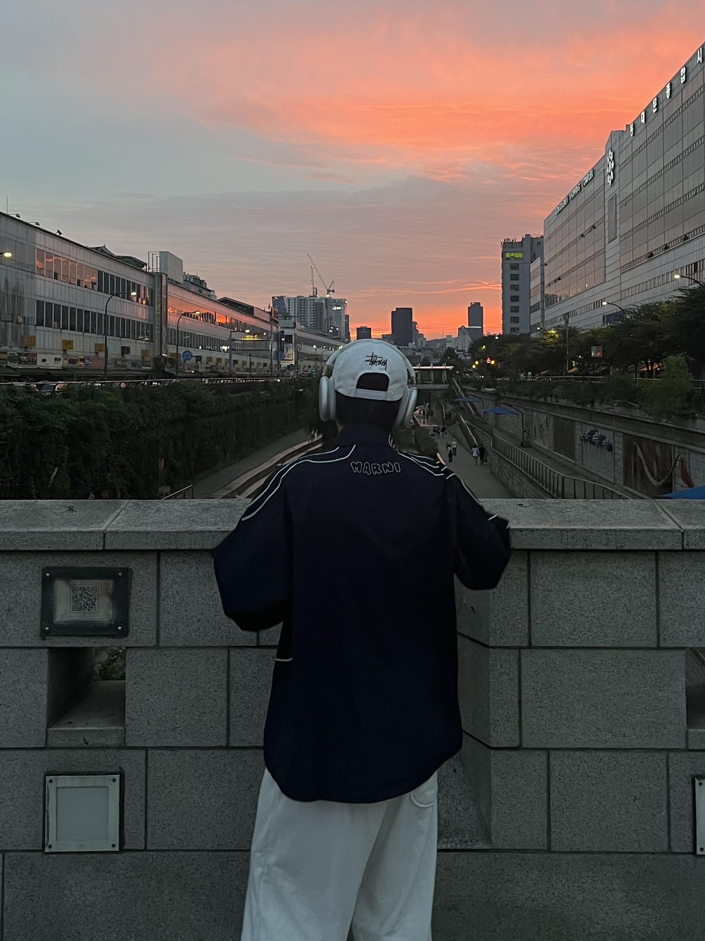 New Balance x Aime Leon Dore 550 Navy, Apple AirPods Max Lightning Silver (Korean Ver.) 착용 스타일 - 4