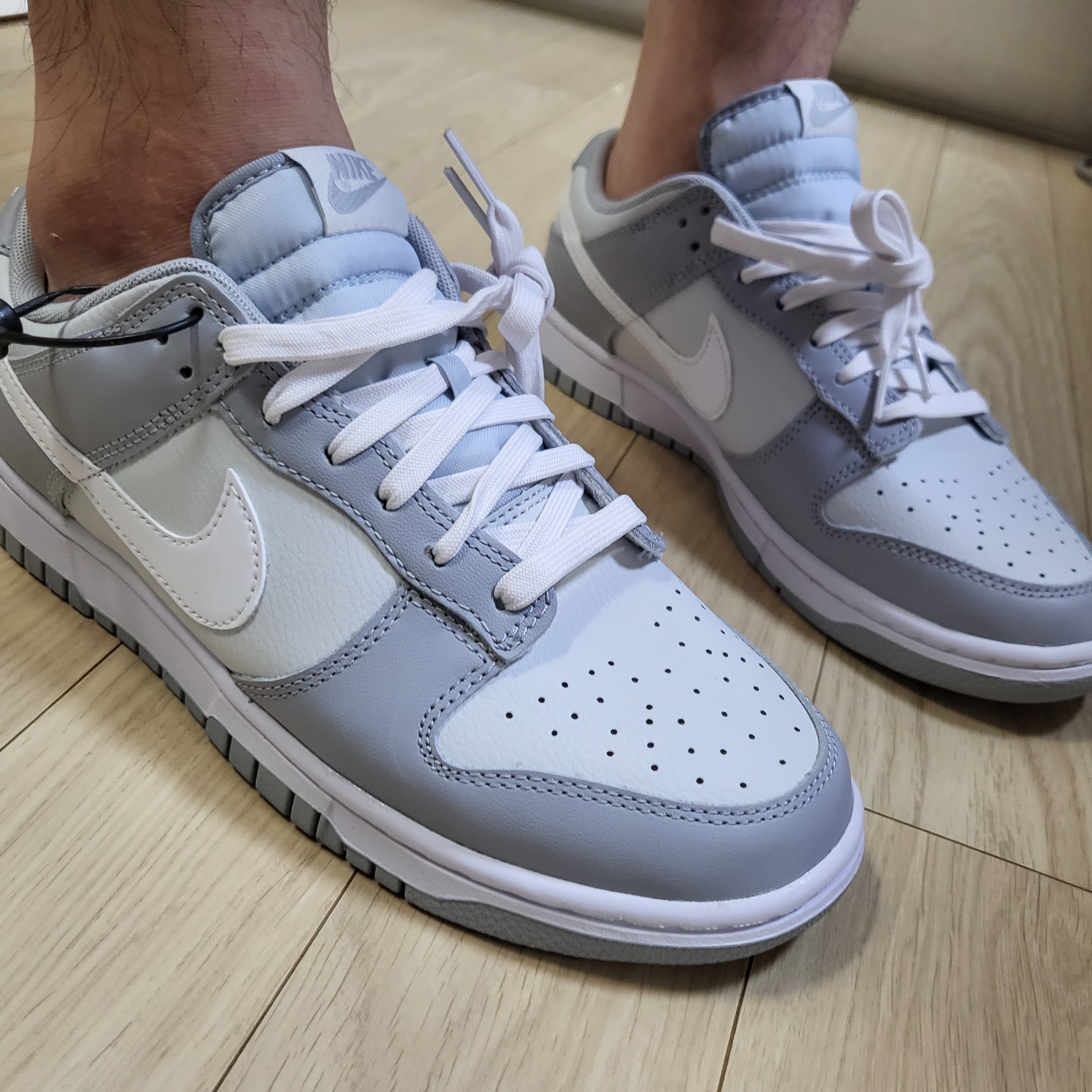 Nike Dunk Low Retro Wolf Grey 착용 스타일 - 1