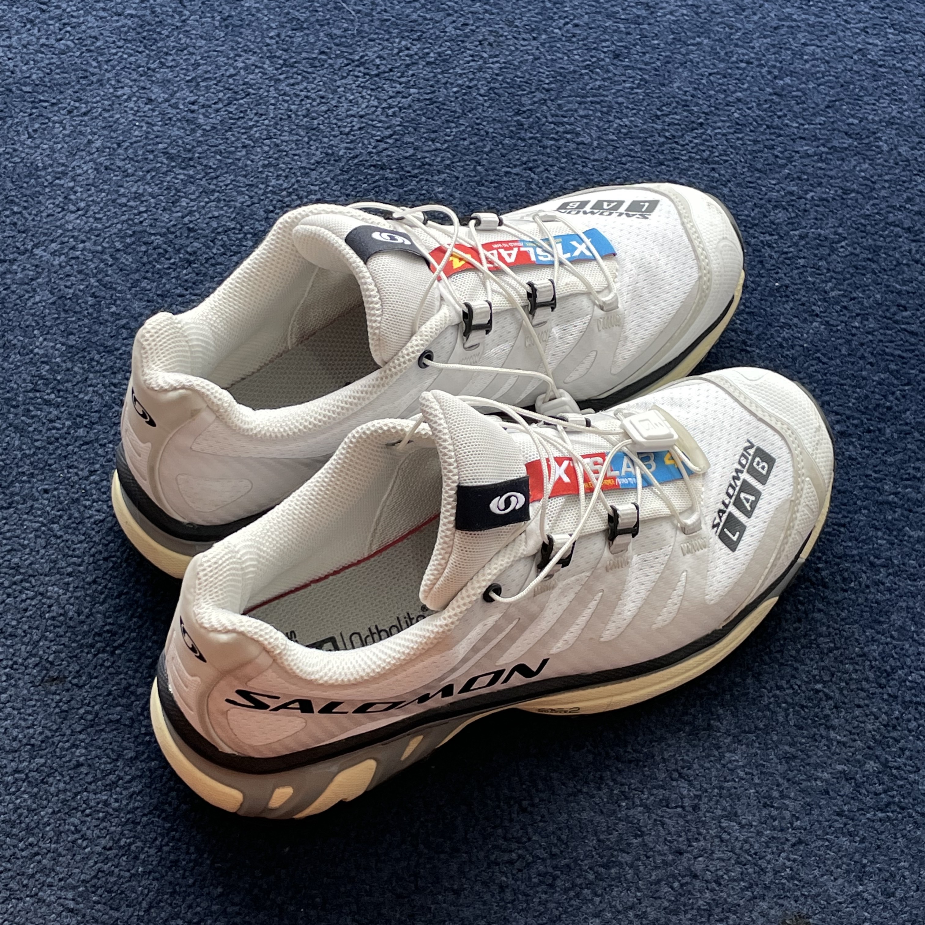 Salomon XT-4 White Lunar Rock 착용 스타일 - 2