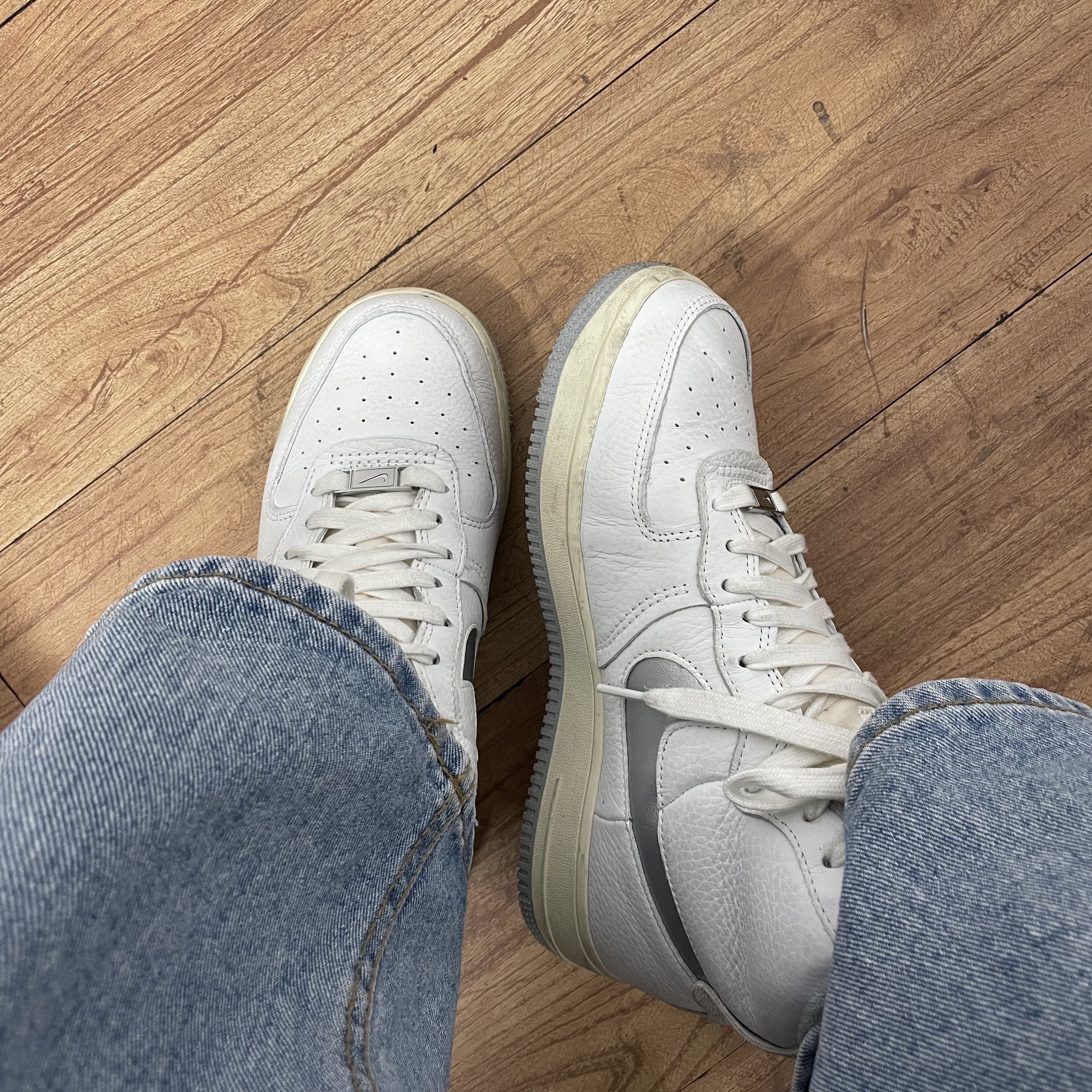 (W) Nike Air Force 1 High Sculpt Silver 착용 스타일