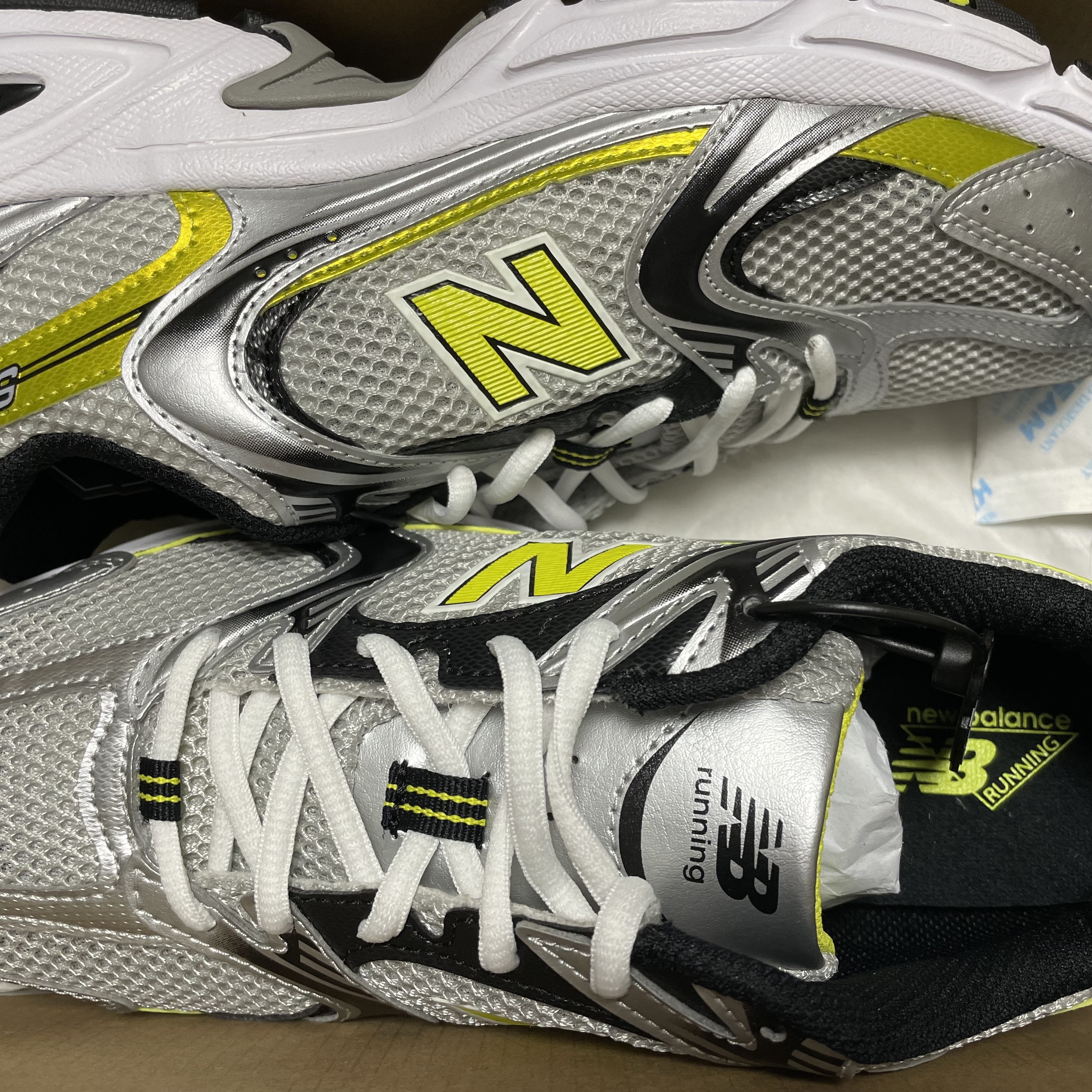 New Balance 530 Silver 착용 스타일
