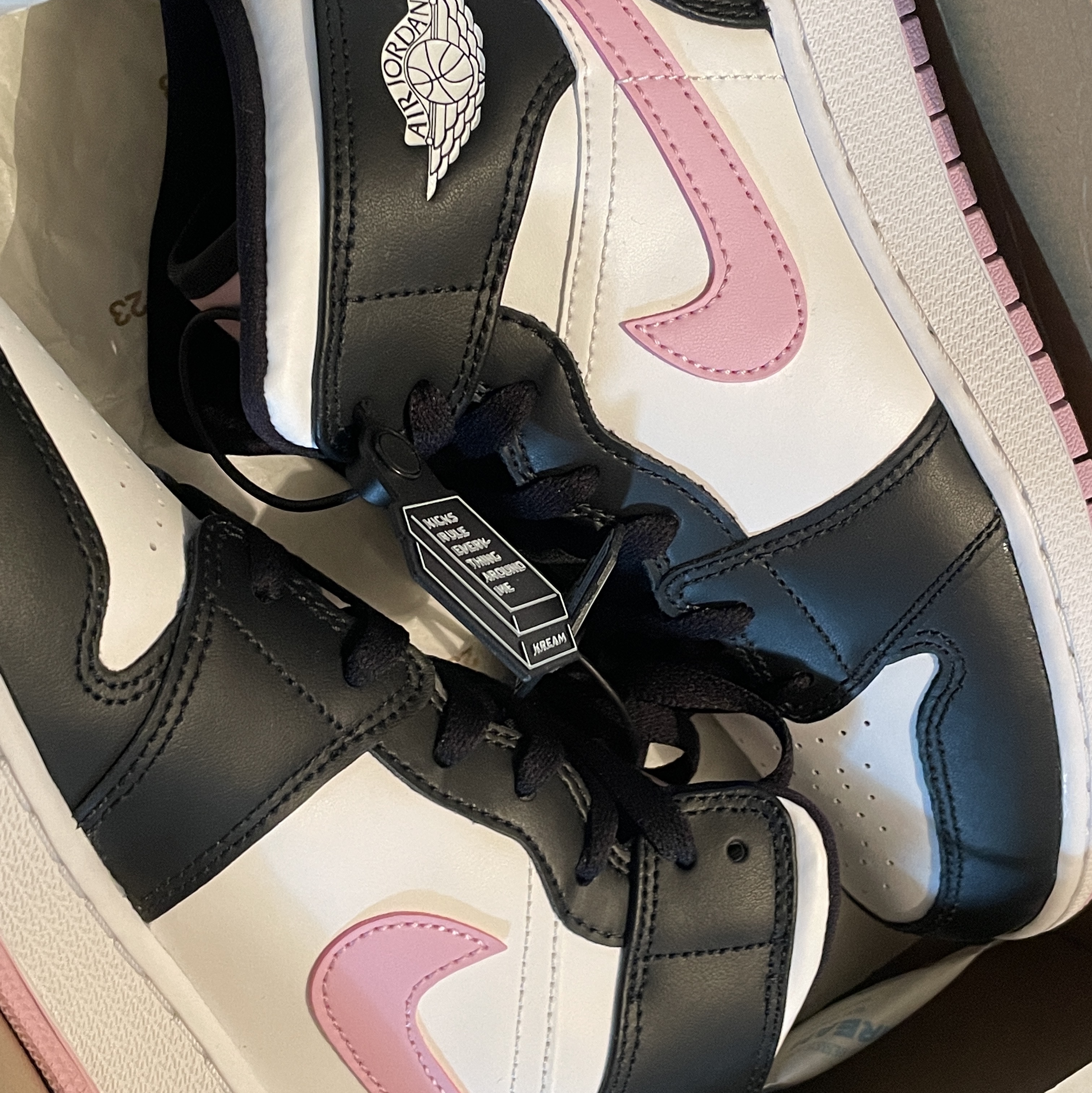 (GS) Jordan 1 Mid Light Arctic Pink 착용 스타일