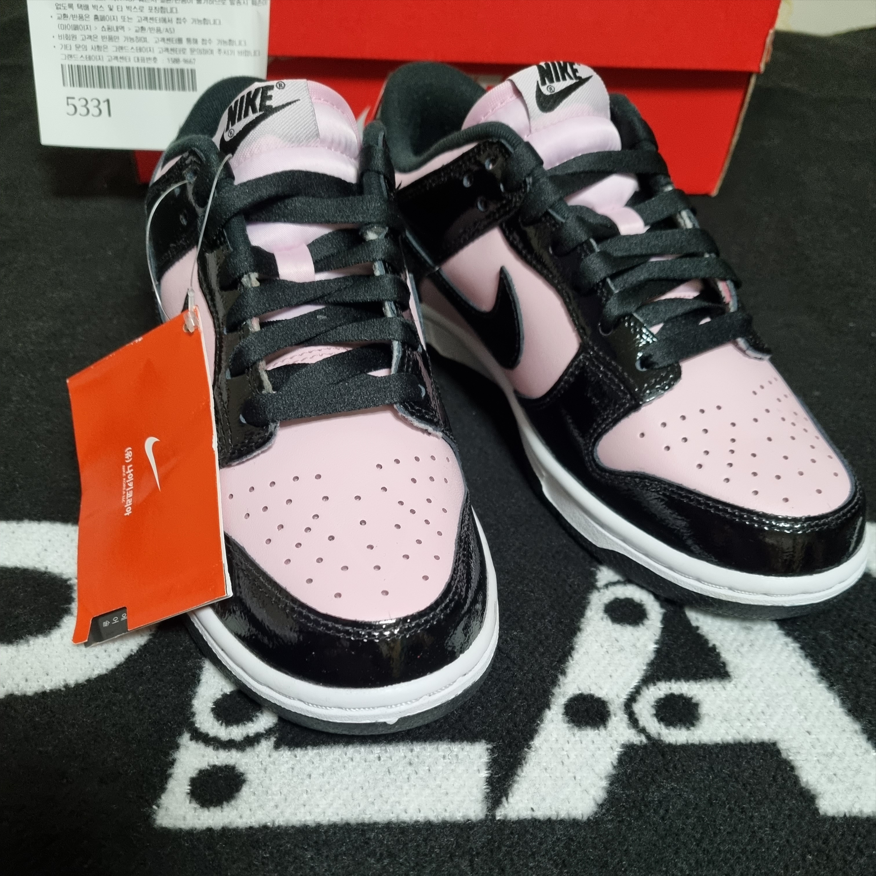(W) Nike Dunk Low Essential Pink Foam Black 착용 스타일