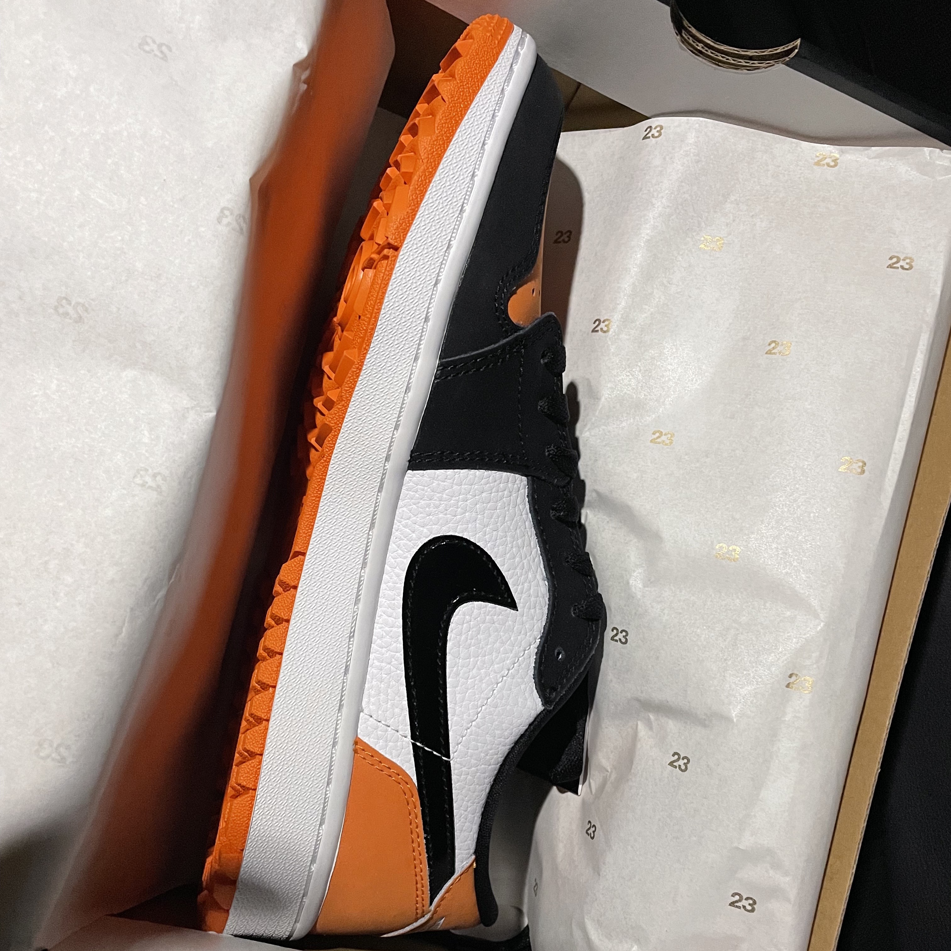 Jordan 1 Low Golf Starfish 착용 스타일