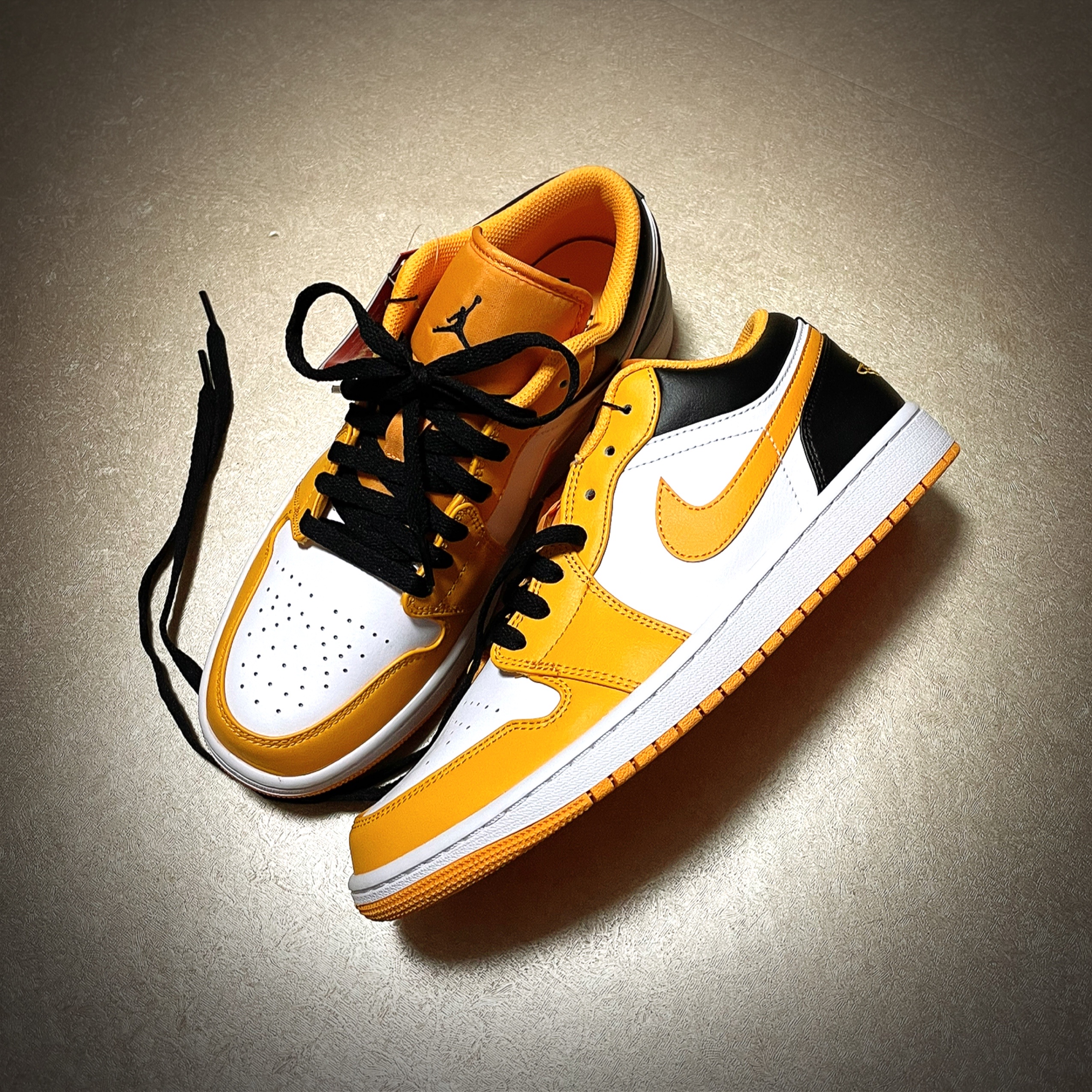 Jordan 1 Low Taxi 착용 스타일 - 1