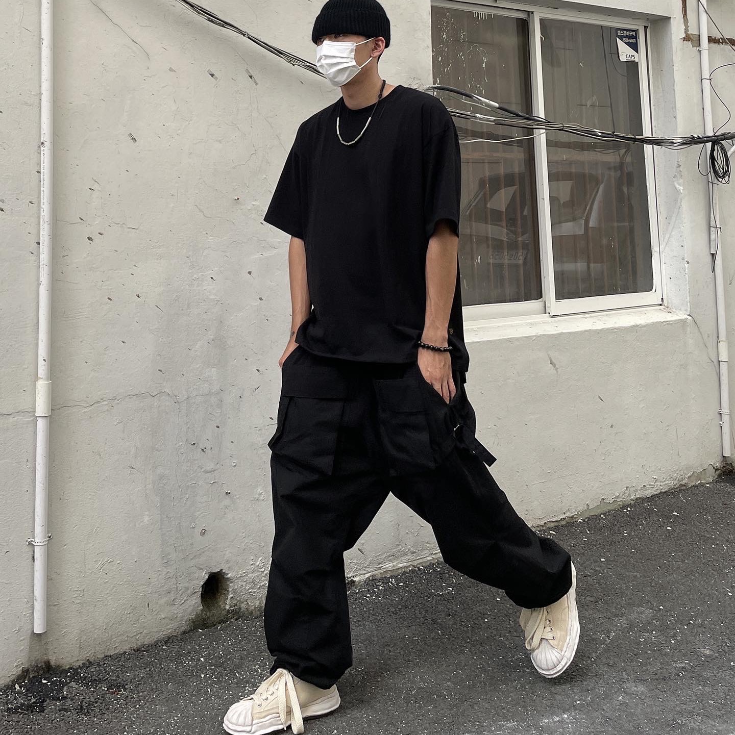 Maison Mihara Yasuhiro Blakey OG STC Sole OD Canvas Low-top Sneakers White 착용 스타일 - 4