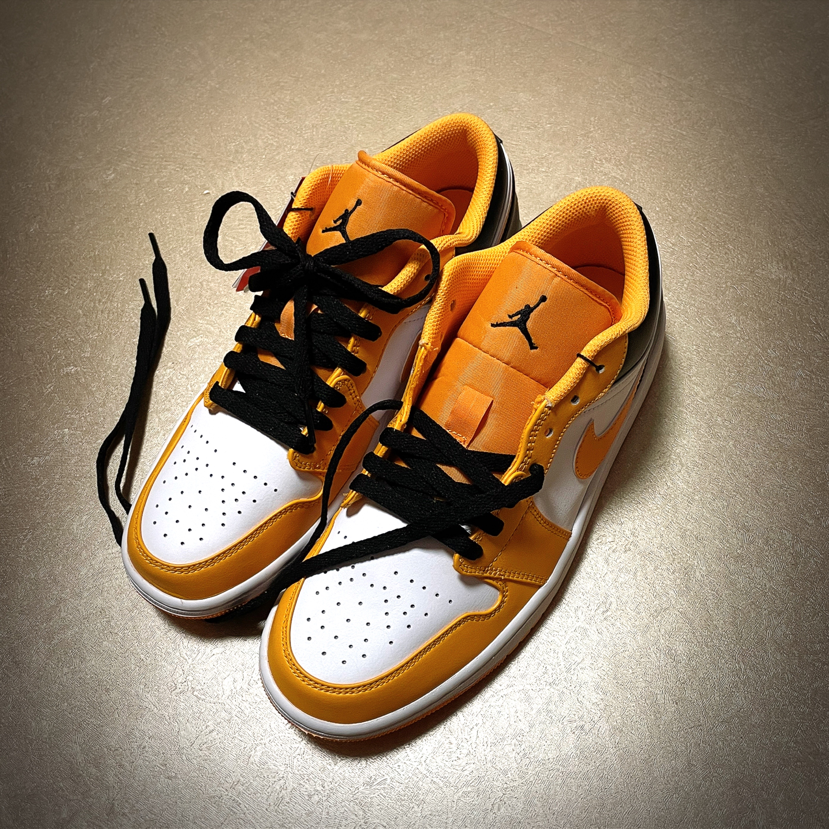 Jordan 1 Low Taxi 착용 스타일 - 2