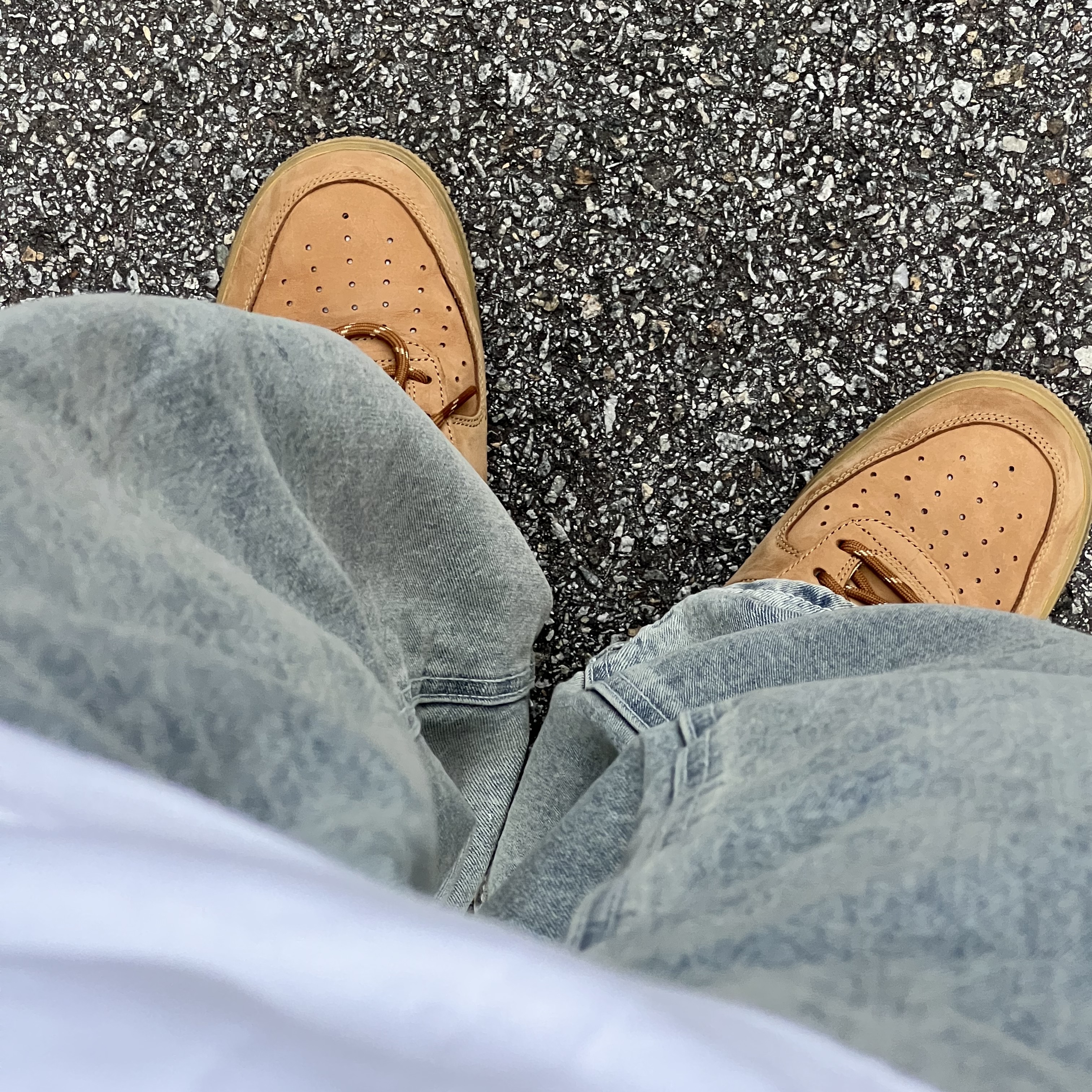 Nike Air Force 1 '07 WB Flax 착용 스타일