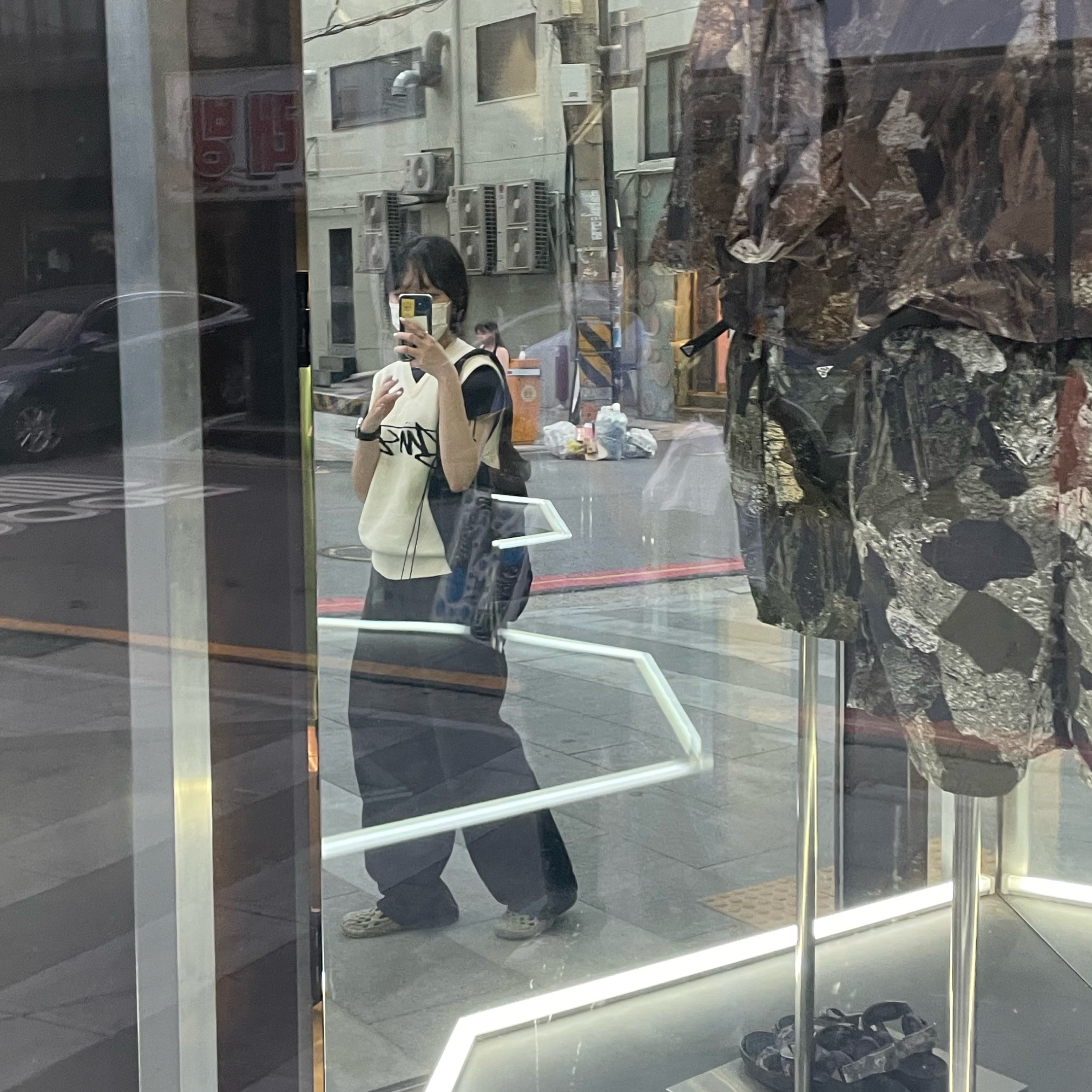 Stussy Sweater Vest Natural, Merrell x LMC Hydro Moc Olive 착용 스타일 - 2