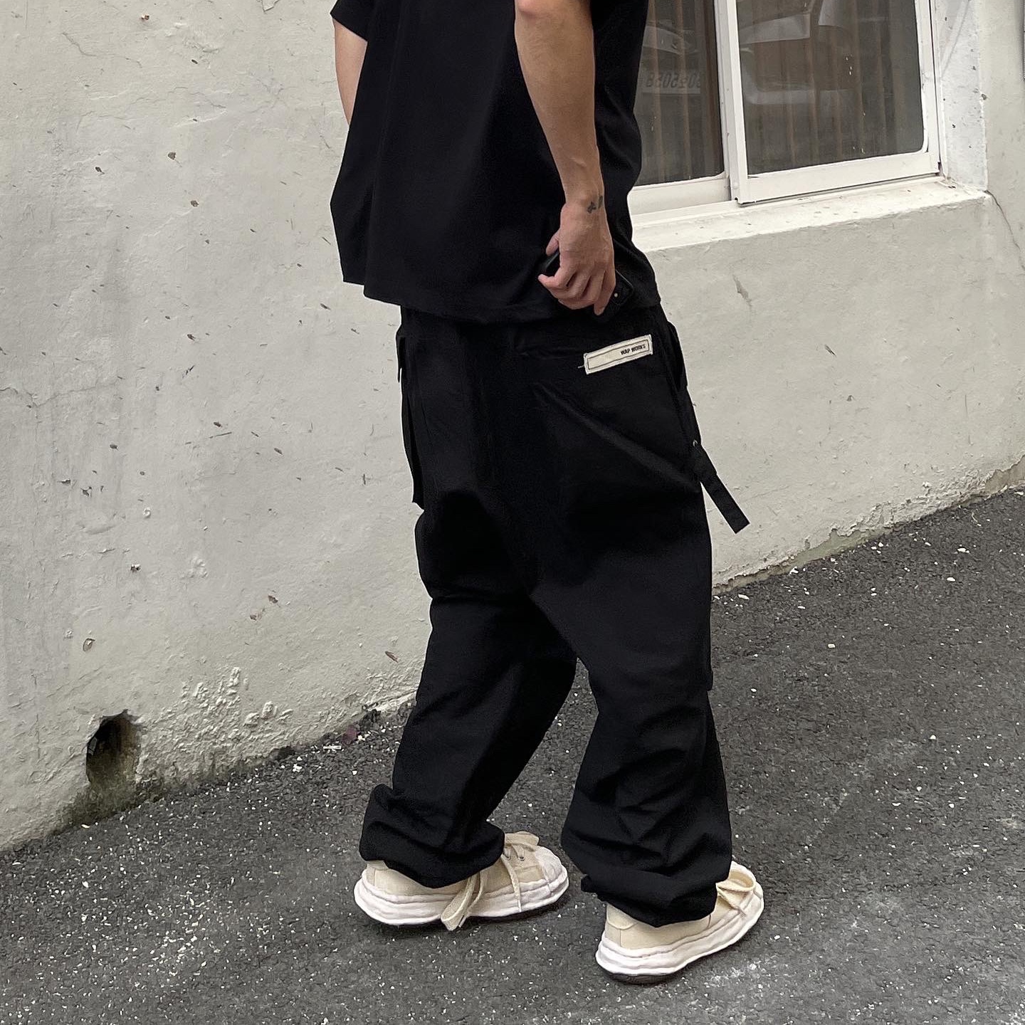 Maison Mihara Yasuhiro Blakey OG STC Sole OD Canvas Low-top Sneakers White 착용 스타일 - 2