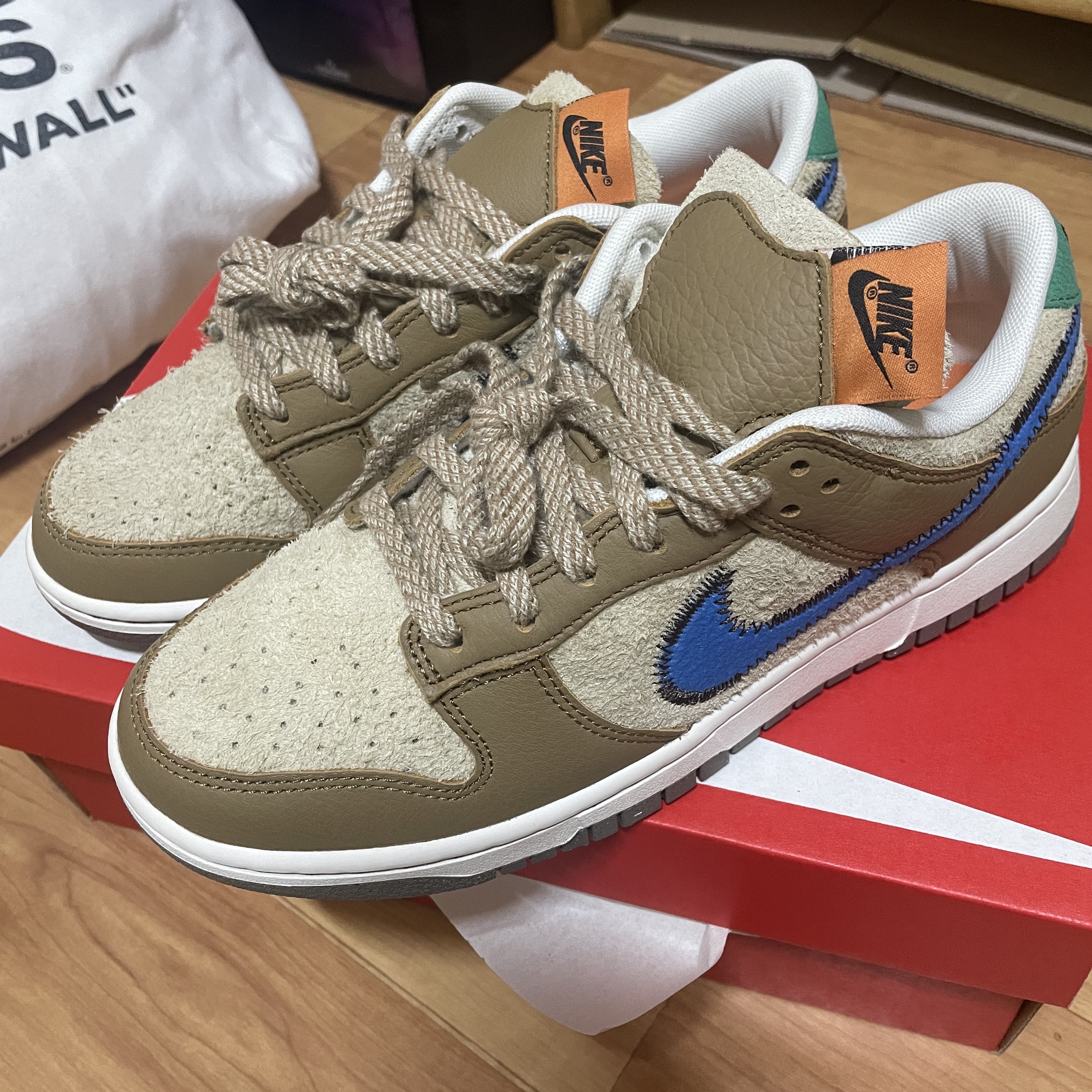 Nike x Size? Dunk Low Dark Driftwood Photo Blue 착용 스타일 - 1
