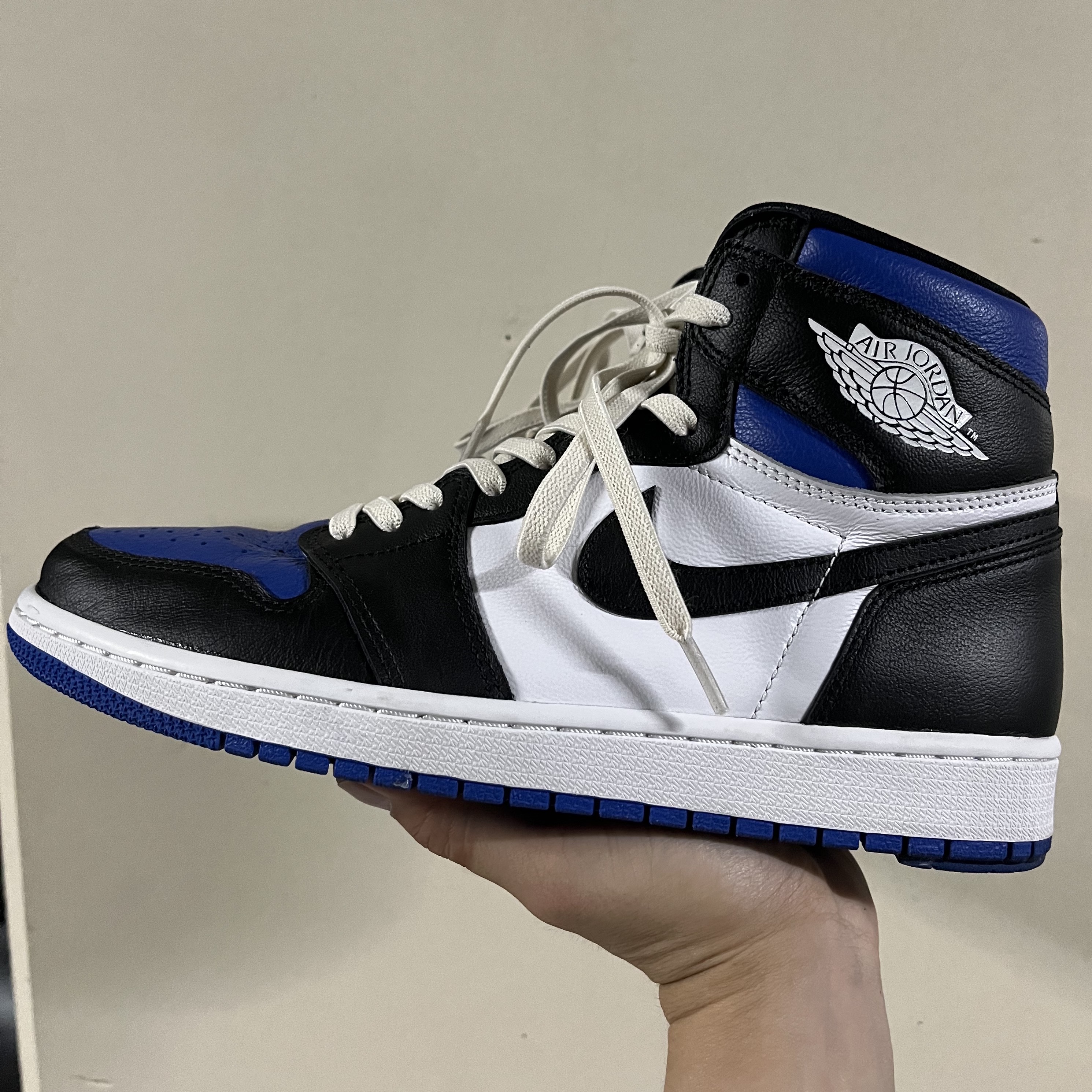 Jordan 1 Retro High OG Royal Toe 착용 스타일 - 4