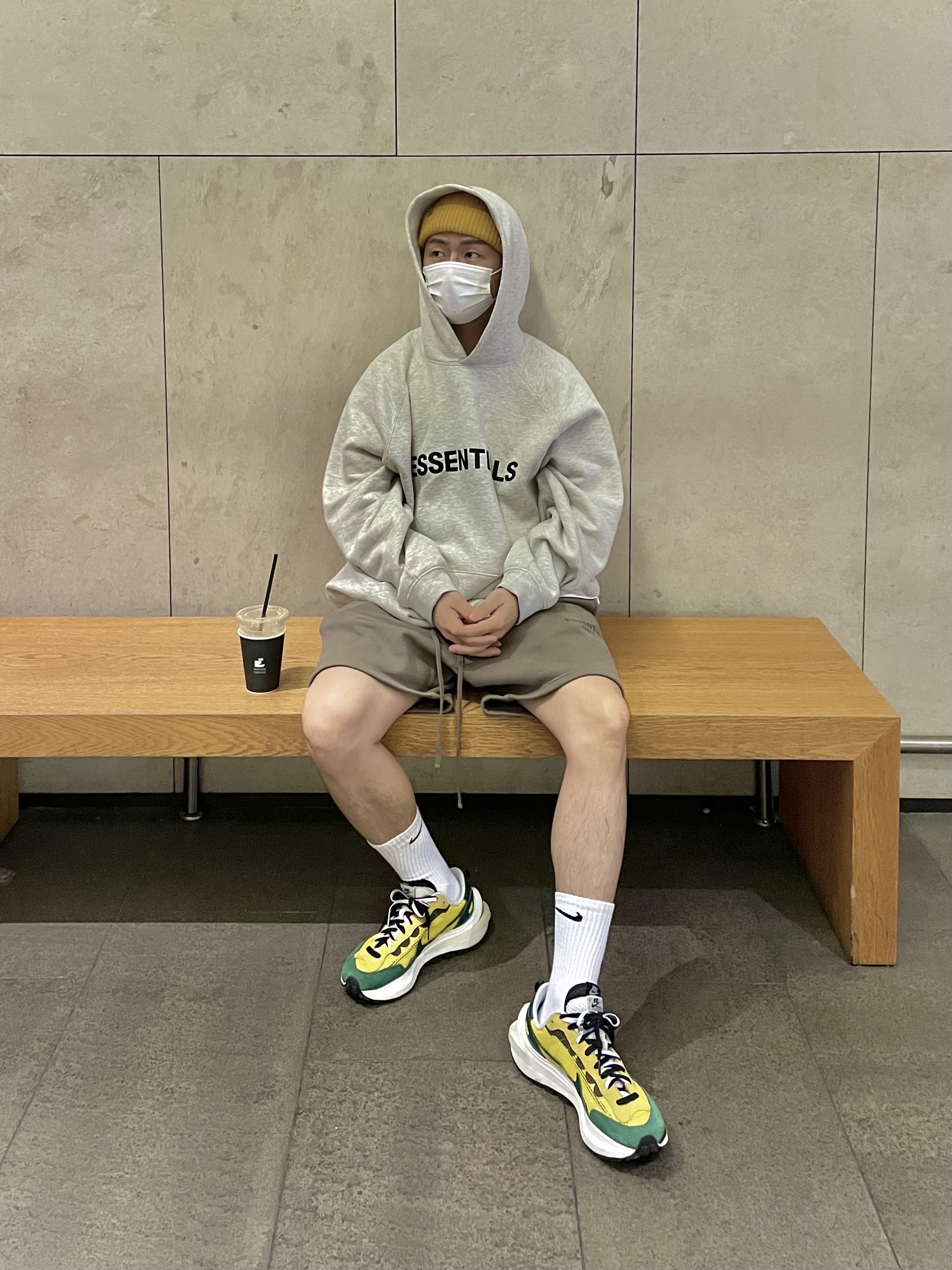 Essentials 3D Silicon Applique Pullover Hoodie Oatmeal/Oatmeal Heather/Light Heather Oatmeal 2020, Nike x Sacai VaporWaffle Tour Yellow & Gorge Green Sail 착용 스타일 - 1