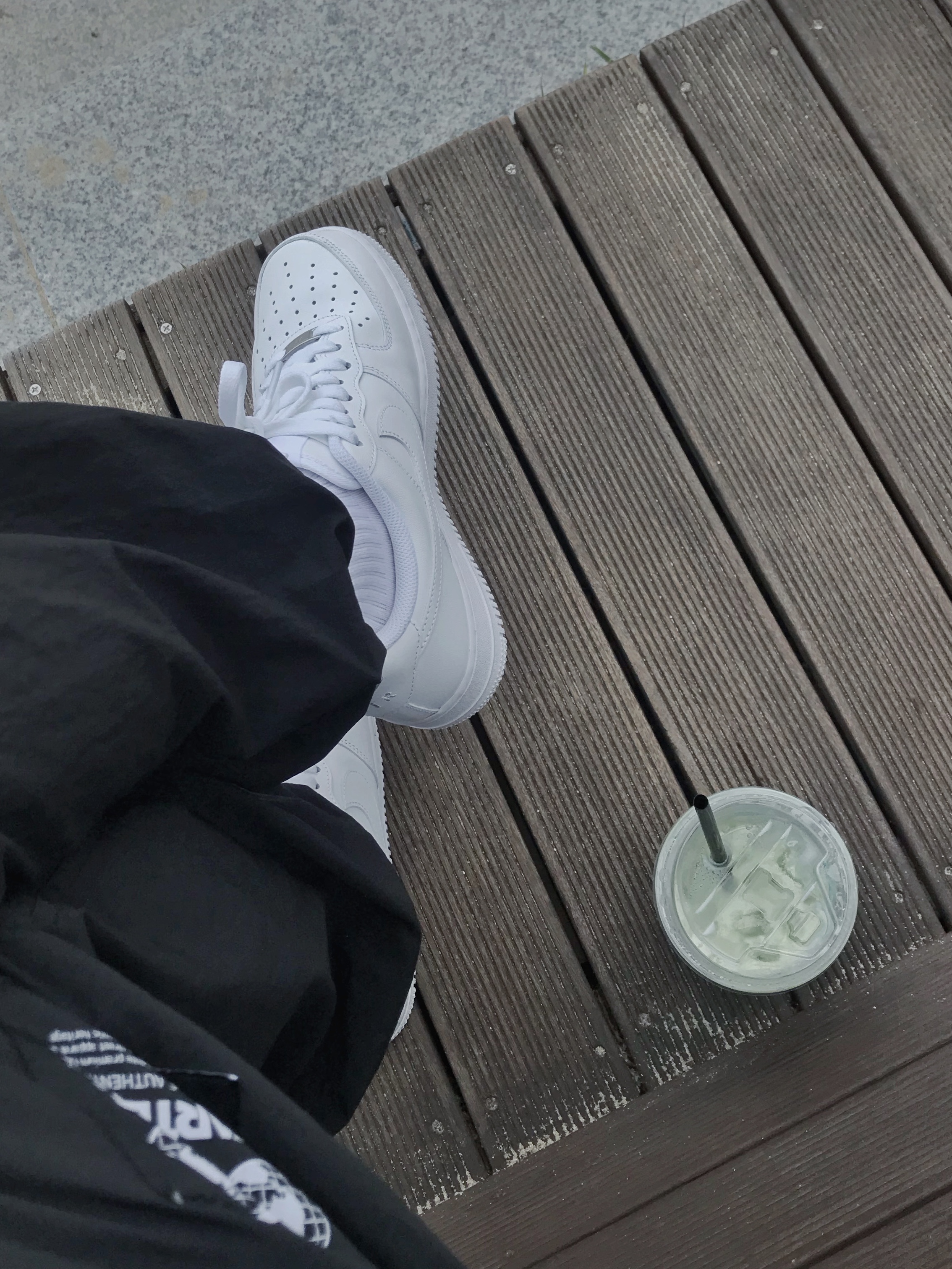 Nike Air Force 1 '07 Low White 착용 스타일 - 2