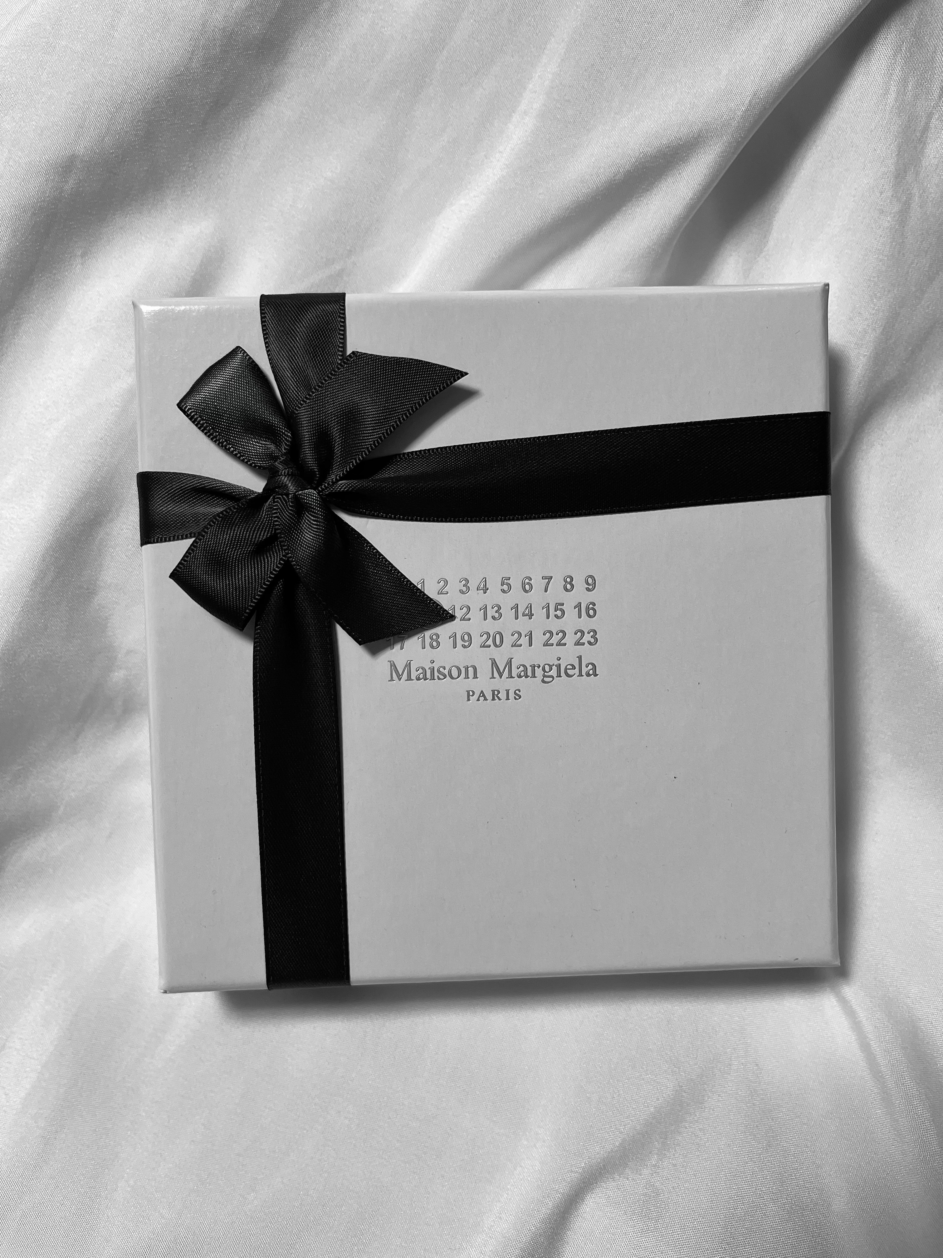 Maison Margiela Keyring Wallet Black 착용 스타일 - 3