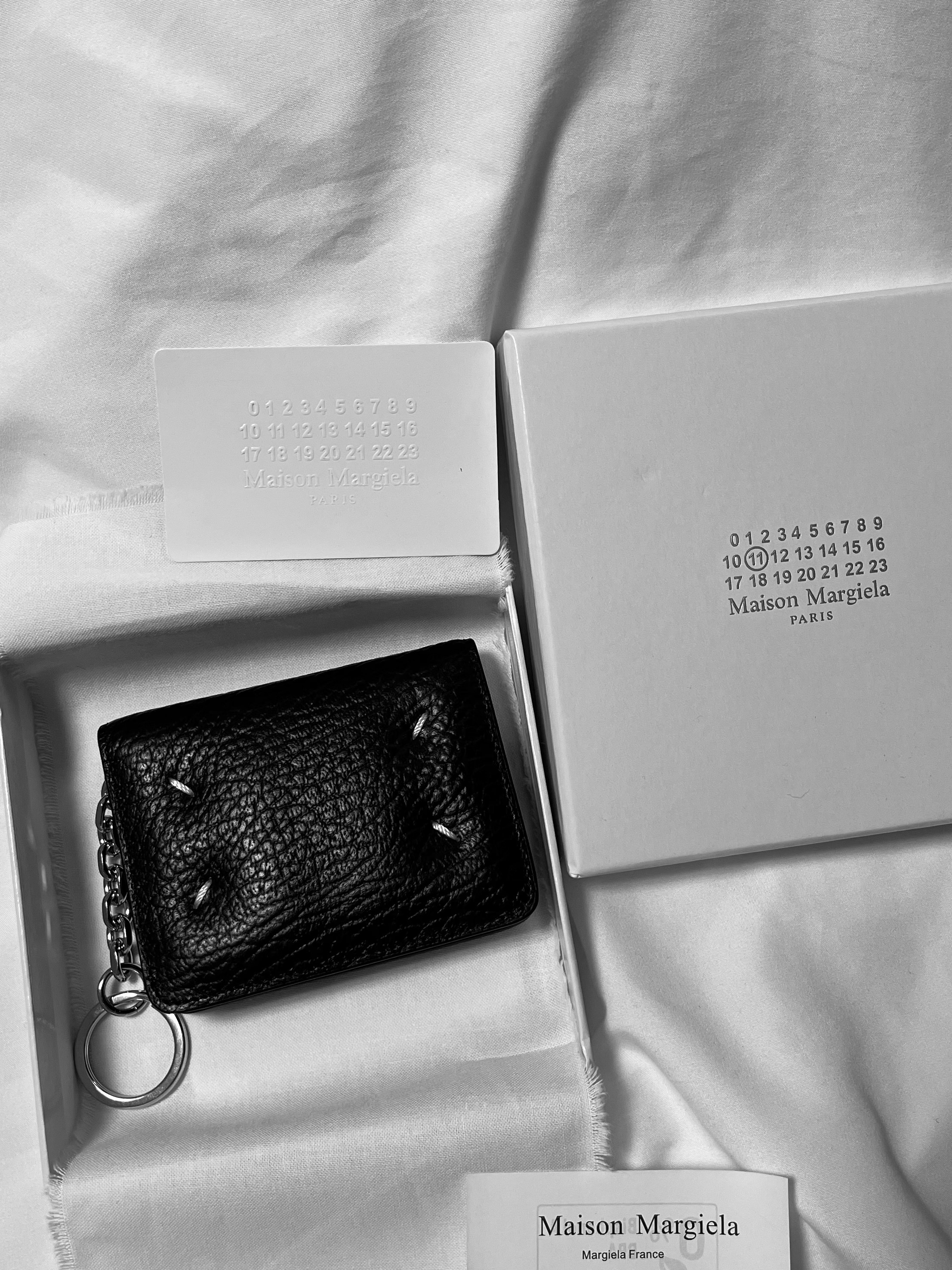 Maison Margiela Keyring Wallet Black 착용 스타일 - 2