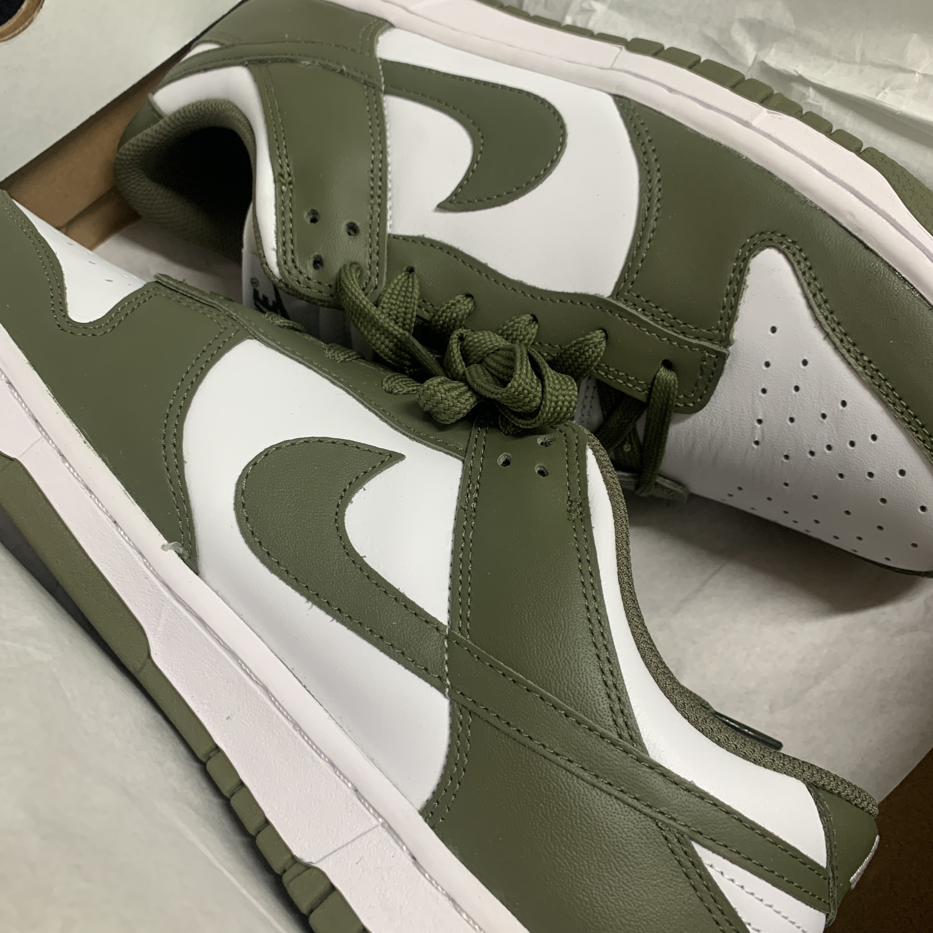 (W) Nike Dunk Low Medium Olive 착용 스타일