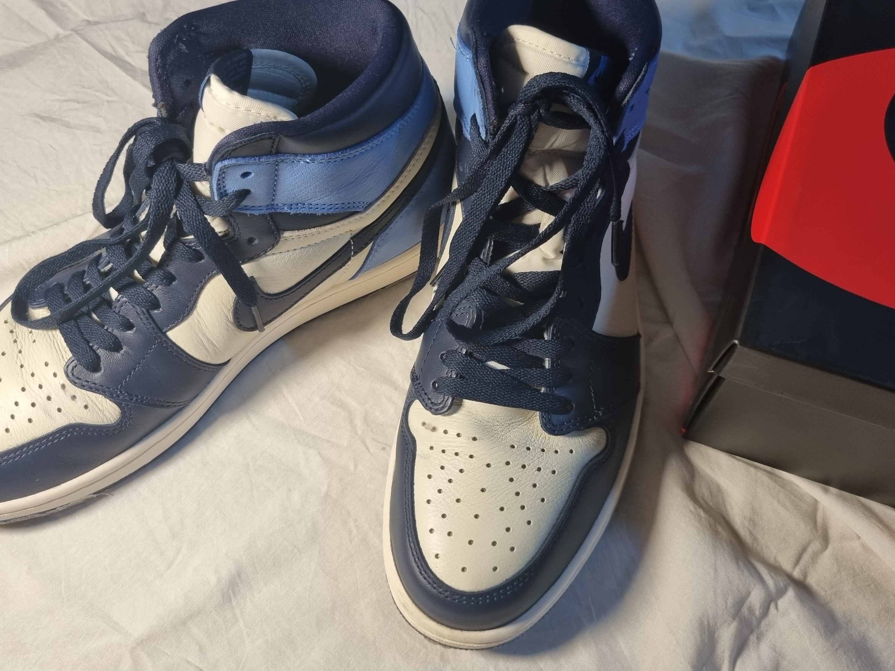 Jordan 1 Retro High Obsidian UNC 착용 스타일