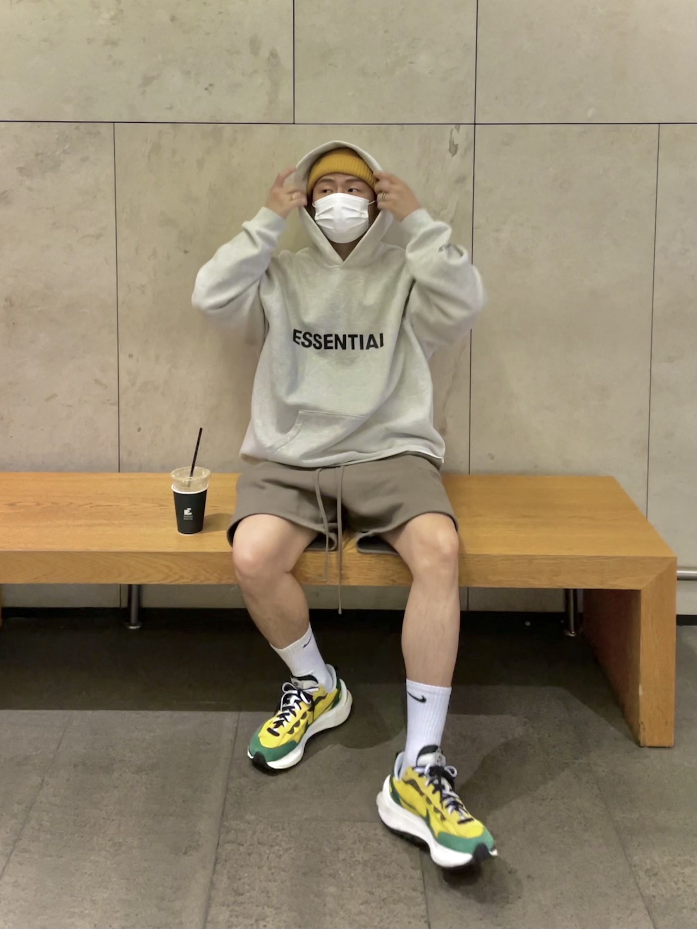 Essentials 3D Silicon Applique Pullover Hoodie Oatmeal/Oatmeal Heather/Light Heather Oatmeal 2020, Nike x Sacai VaporWaffle Tour Yellow & Gorge Green Sail 착용 스타일 - 2