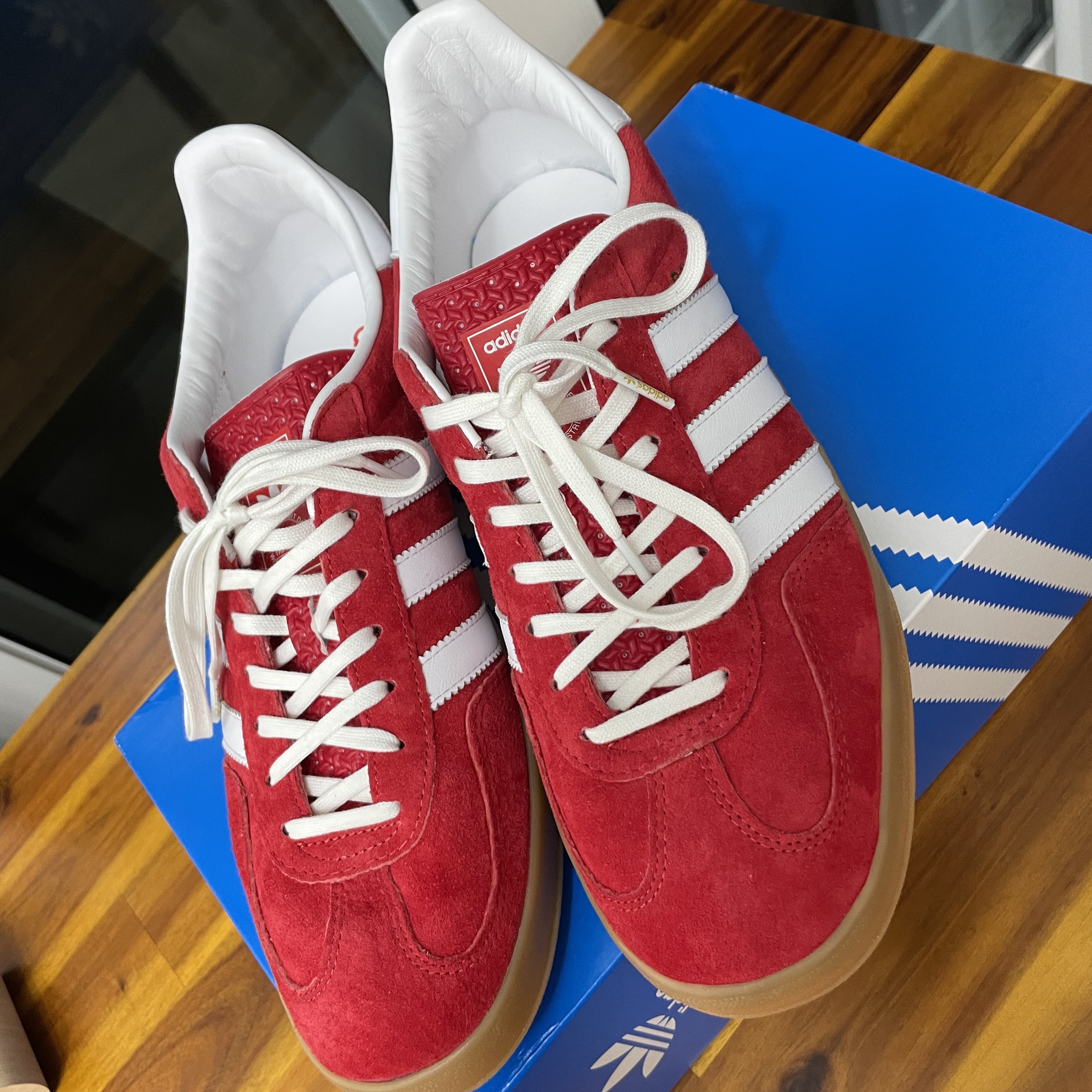 Adidas Gazelle Indoor Scarlet 착용 스타일 - 3