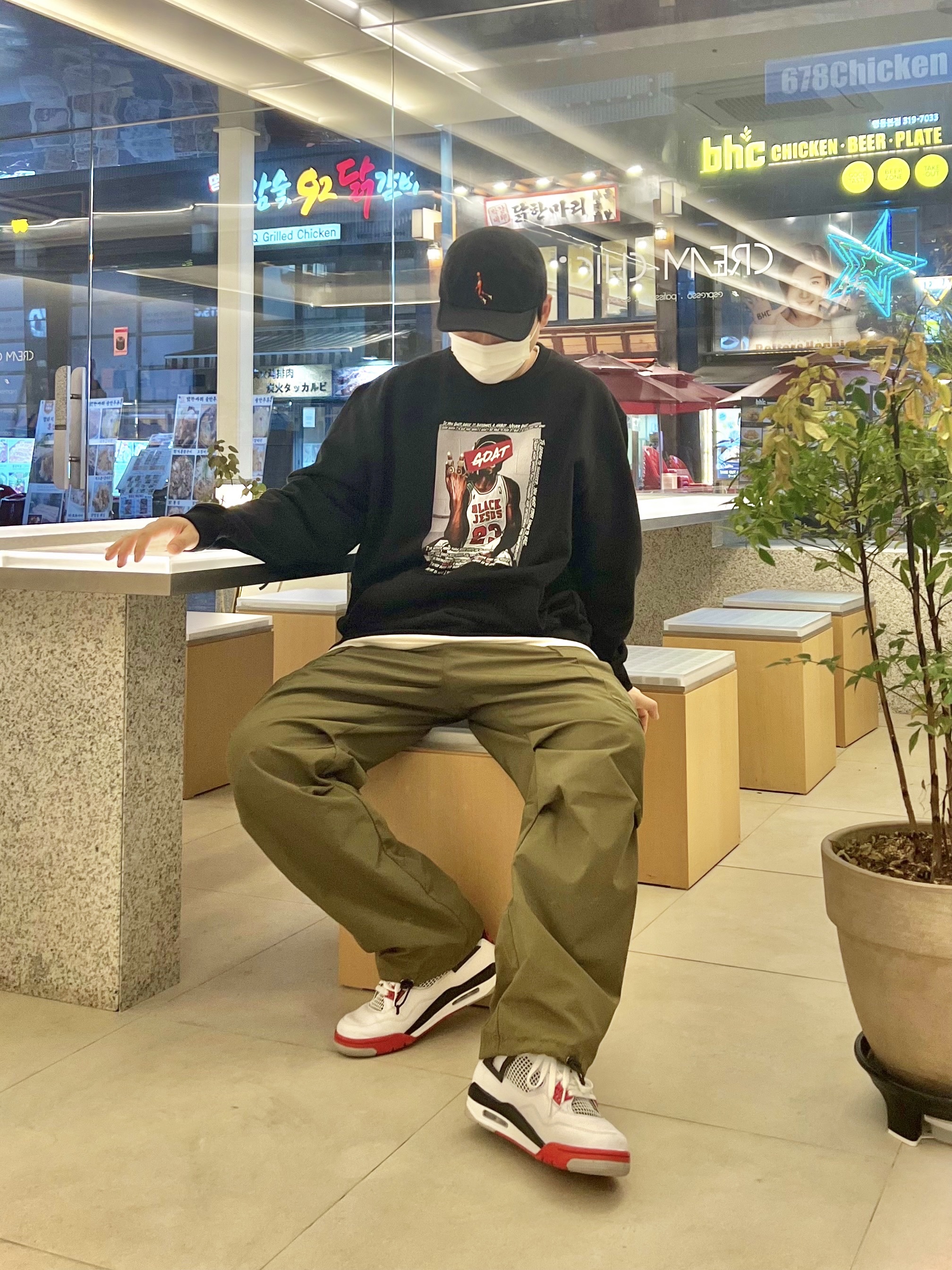 Jordan 4 Retro OG Fire Red 2020 착용 스타일 - 1