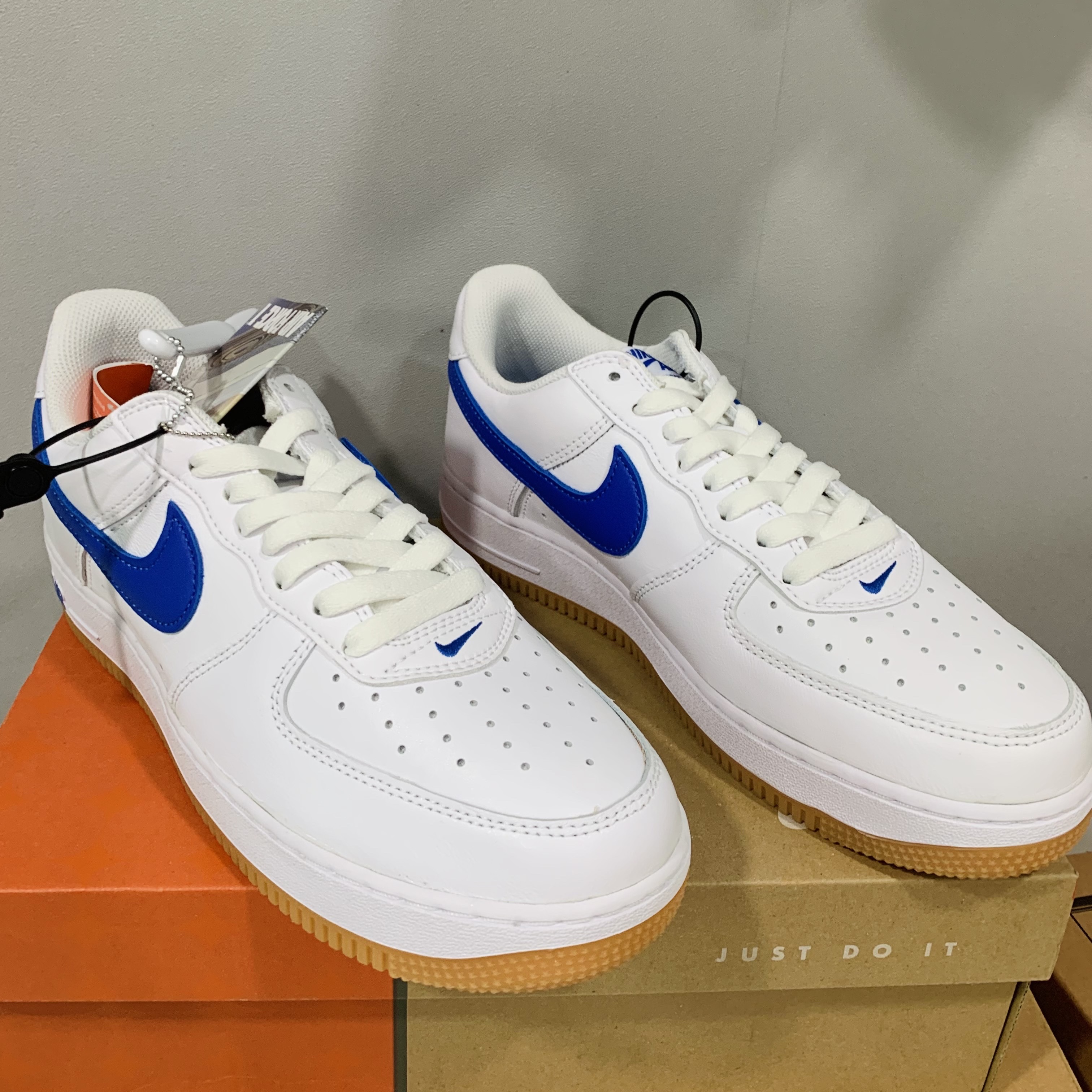 Nike Air Force 1 Low Retro Color of the Month Varsity Royal 착용 스타일