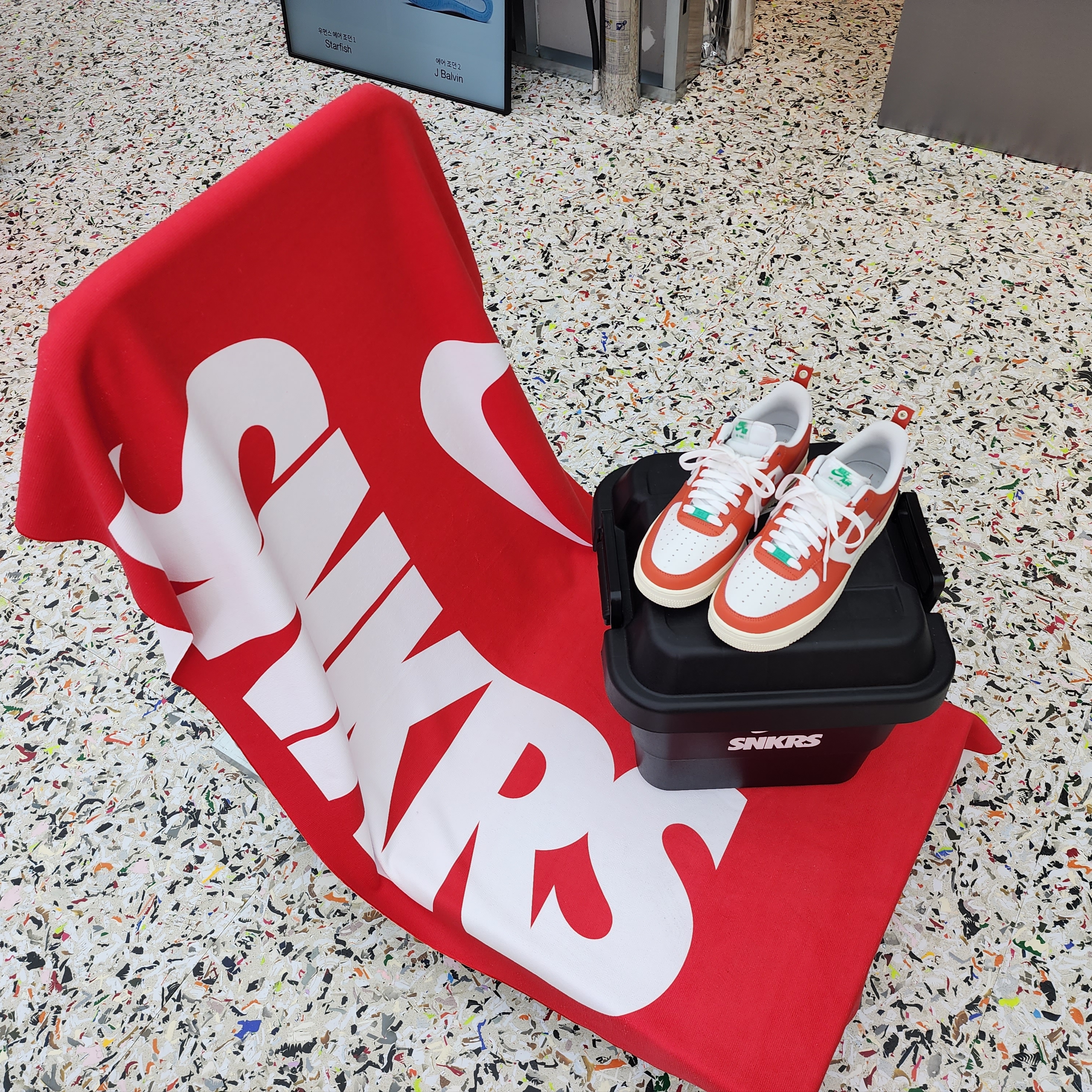 Nike Air Force 1 '07 LV8 Pojangmacha 착용 스타일 - 4