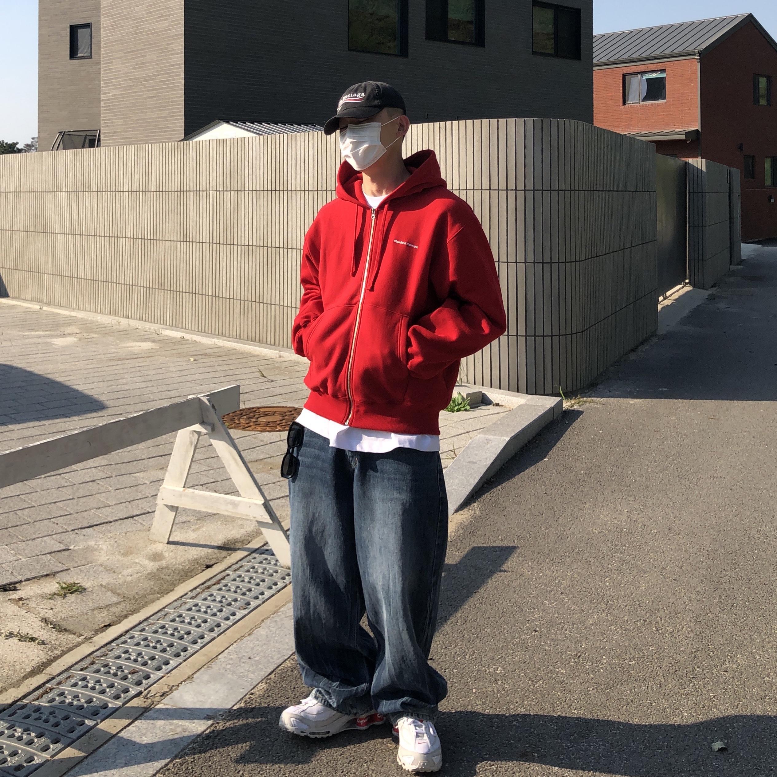 Nike x Supreme Shox Ride 2 SP White 착용 스타일 - 2
