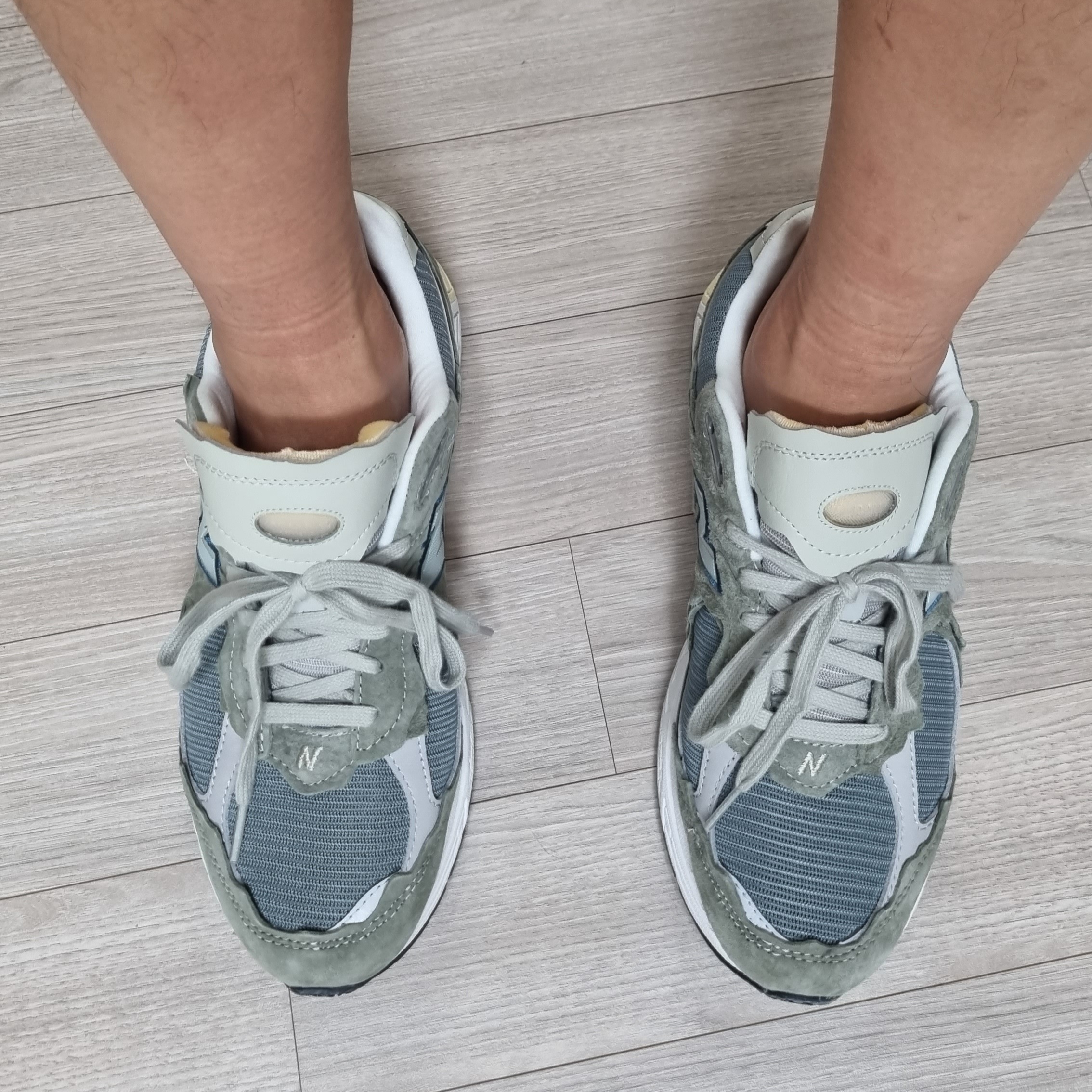 New Balance 2002R Protection Pack Mirage Grey 착용 스타일