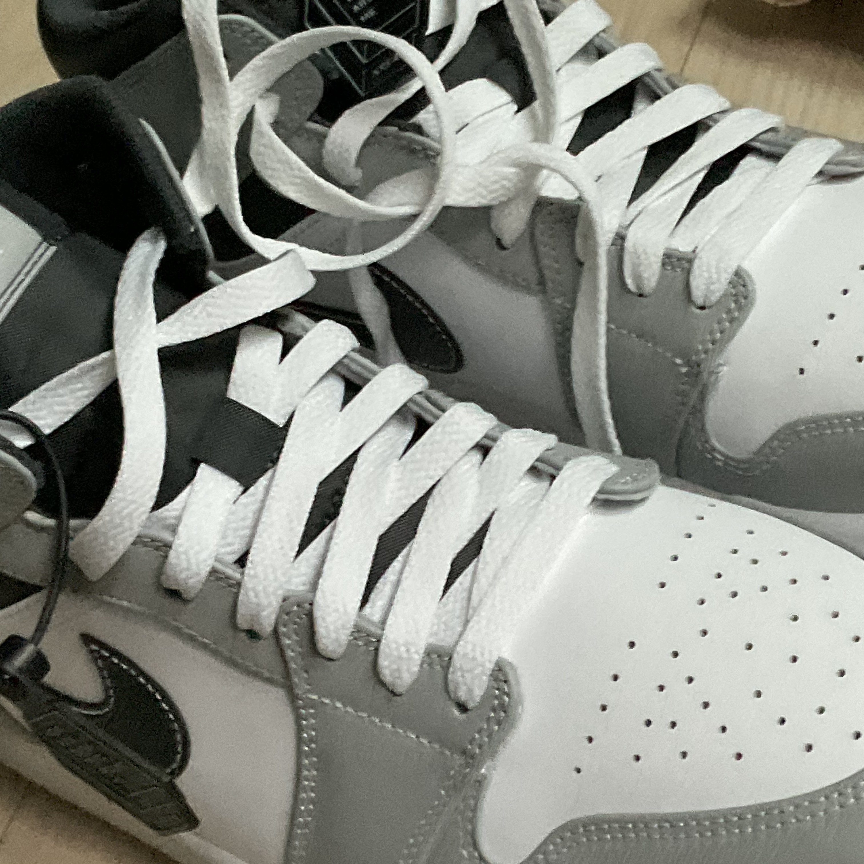 Jordan 1 Mid Light Smoke Grey Anthracite 착용 스타일
