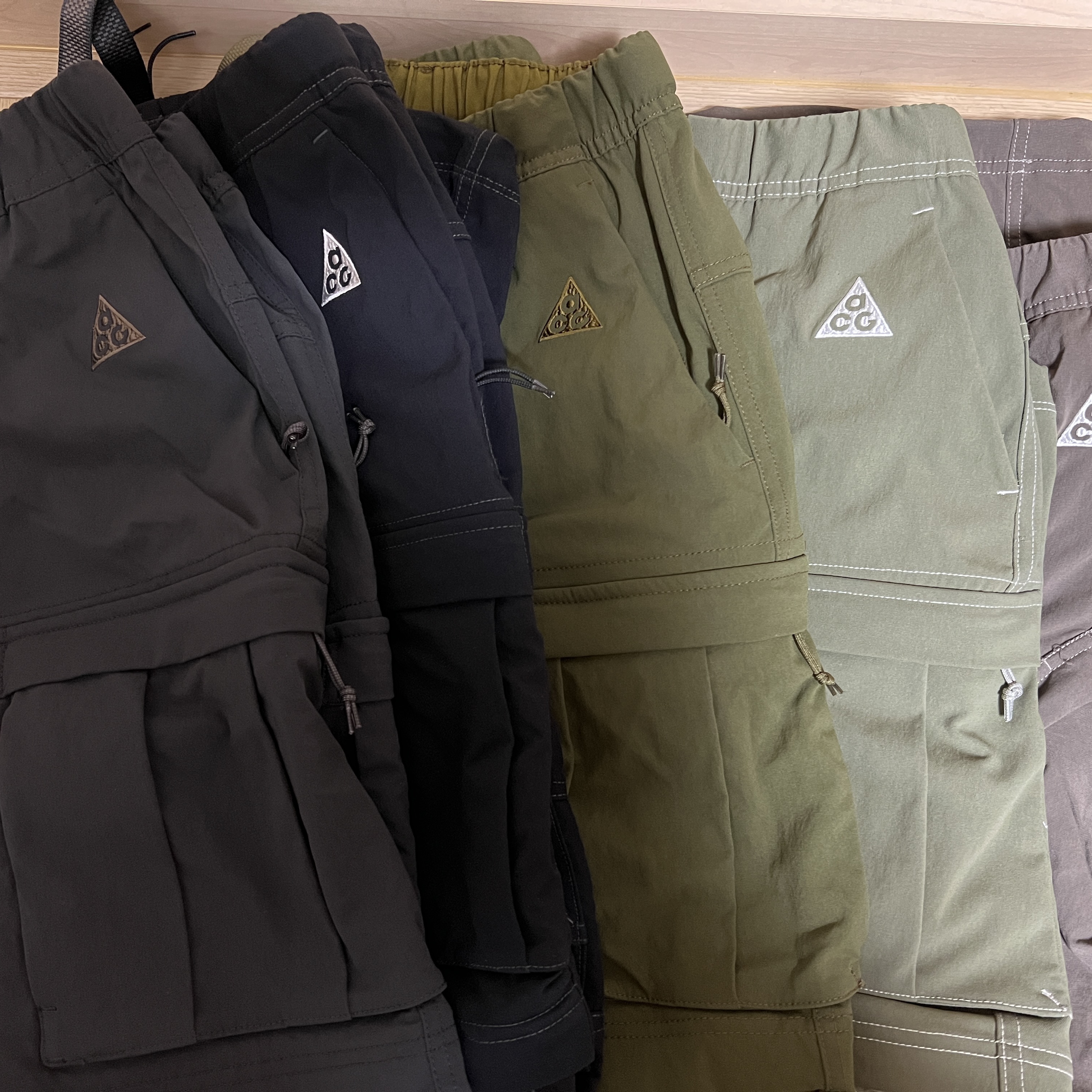 Nike ACG Smith Summit Cargo Pants Black Summit White - Asia, Nike ACG Smith Summit Cargo Pants Dark Smoke Grey - Asia 착용 스타일