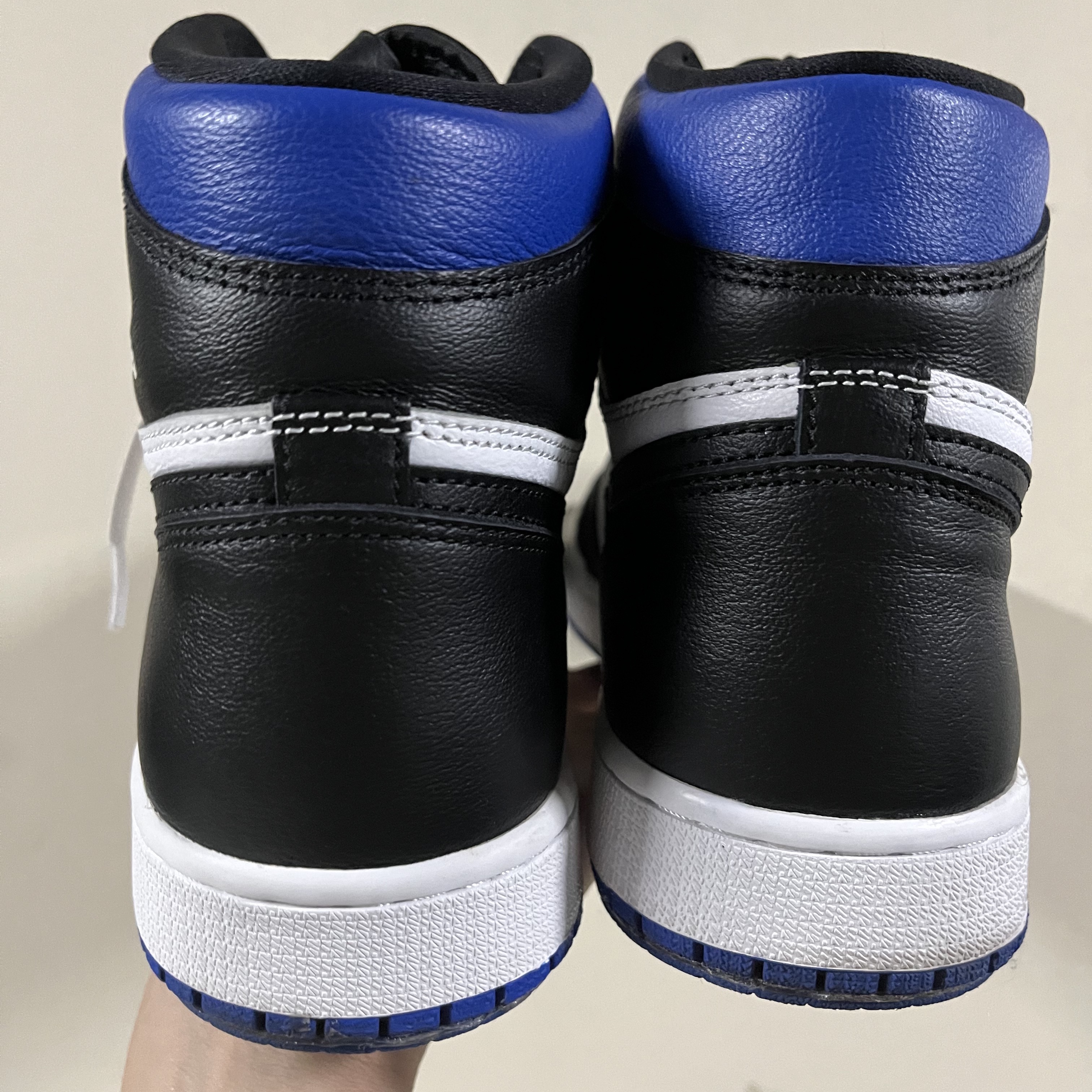 Jordan 1 Retro High OG Royal Toe 착용 스타일 - 3