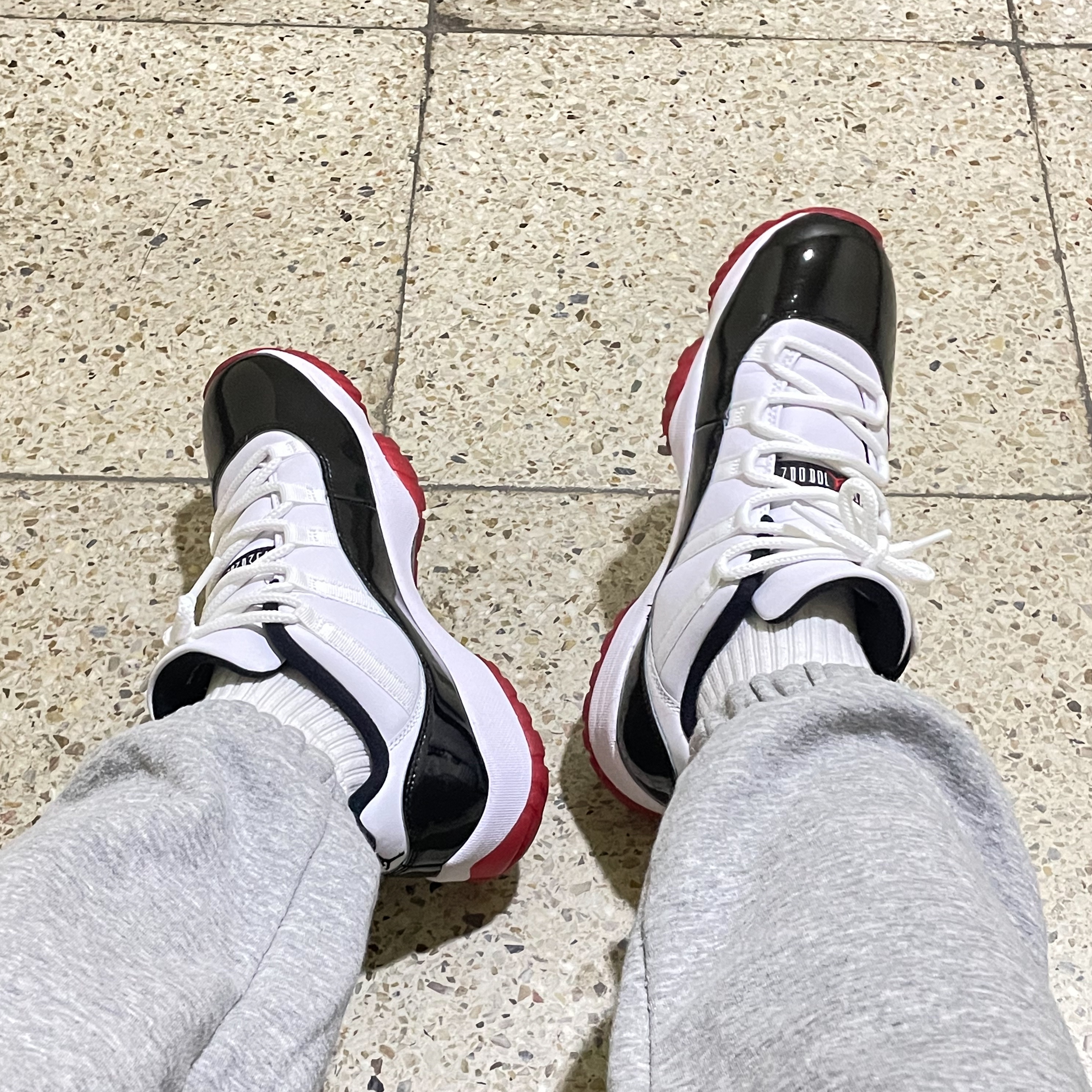 Jordan 11 Retro Low Concord Bred 착용 스타일