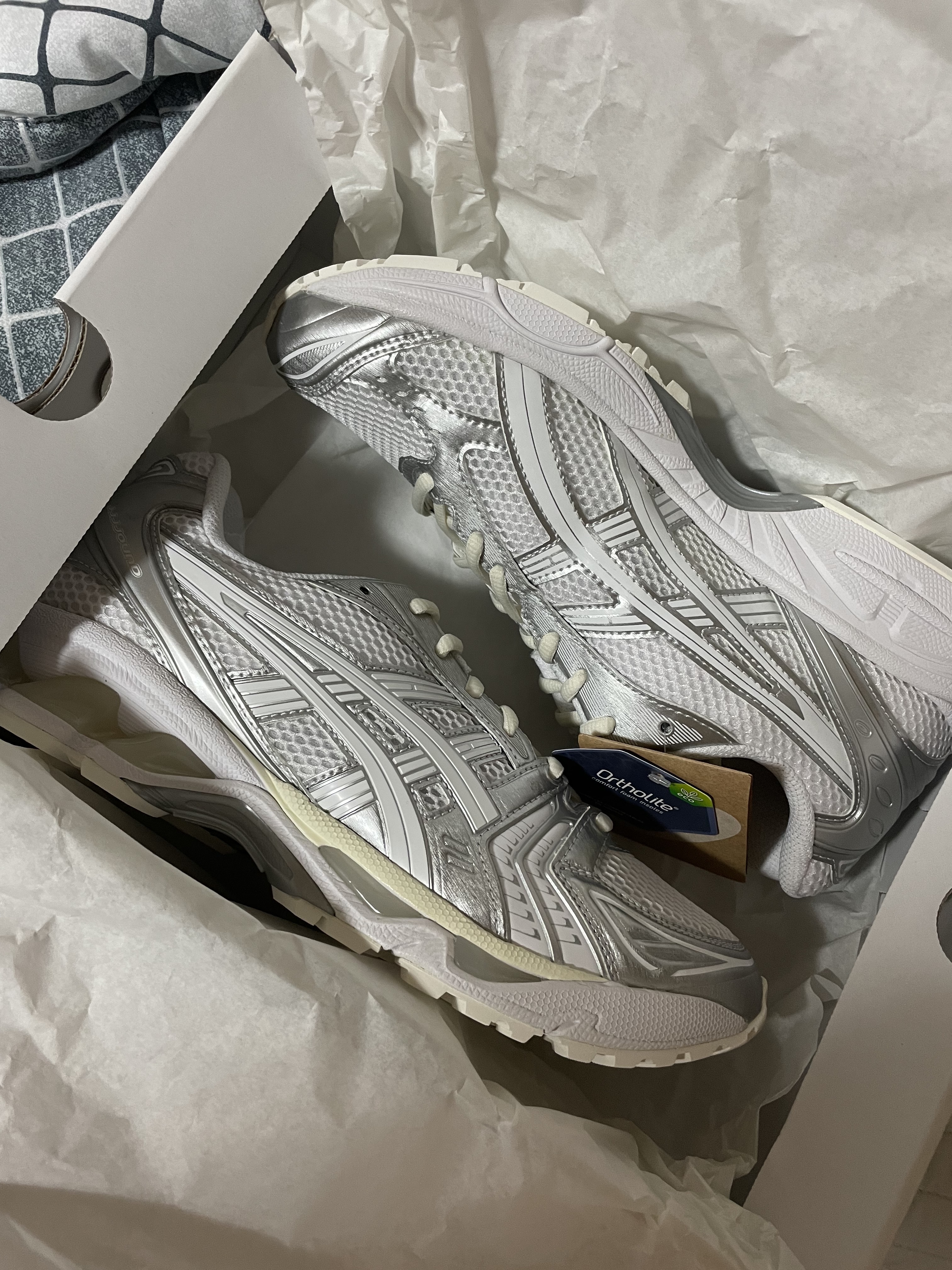 Asics x JJJJound Gel-Kayano 14 Silver White 착용 스타일