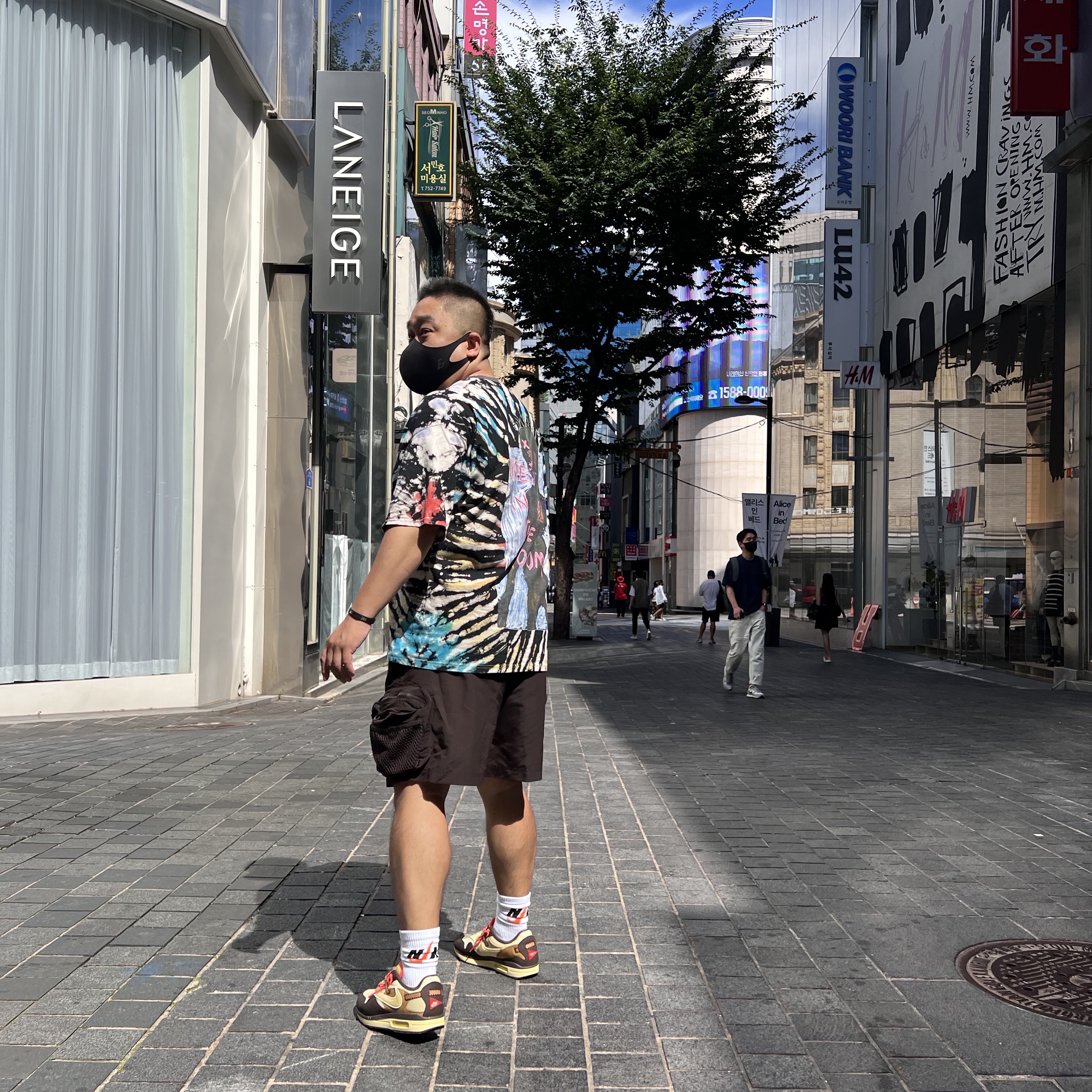 Nike x Travis Scott Air Max 1 Cact.us Brown 착용 스타일 - 2